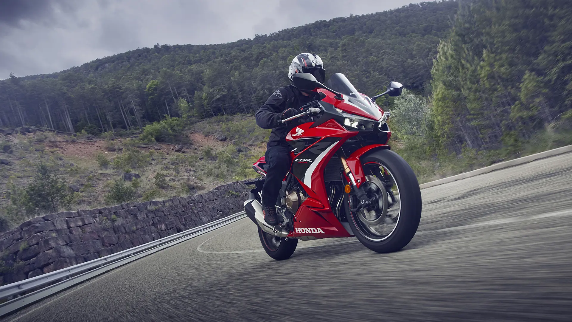 22Ym Cbr500r Location Dynamic 333.jpg