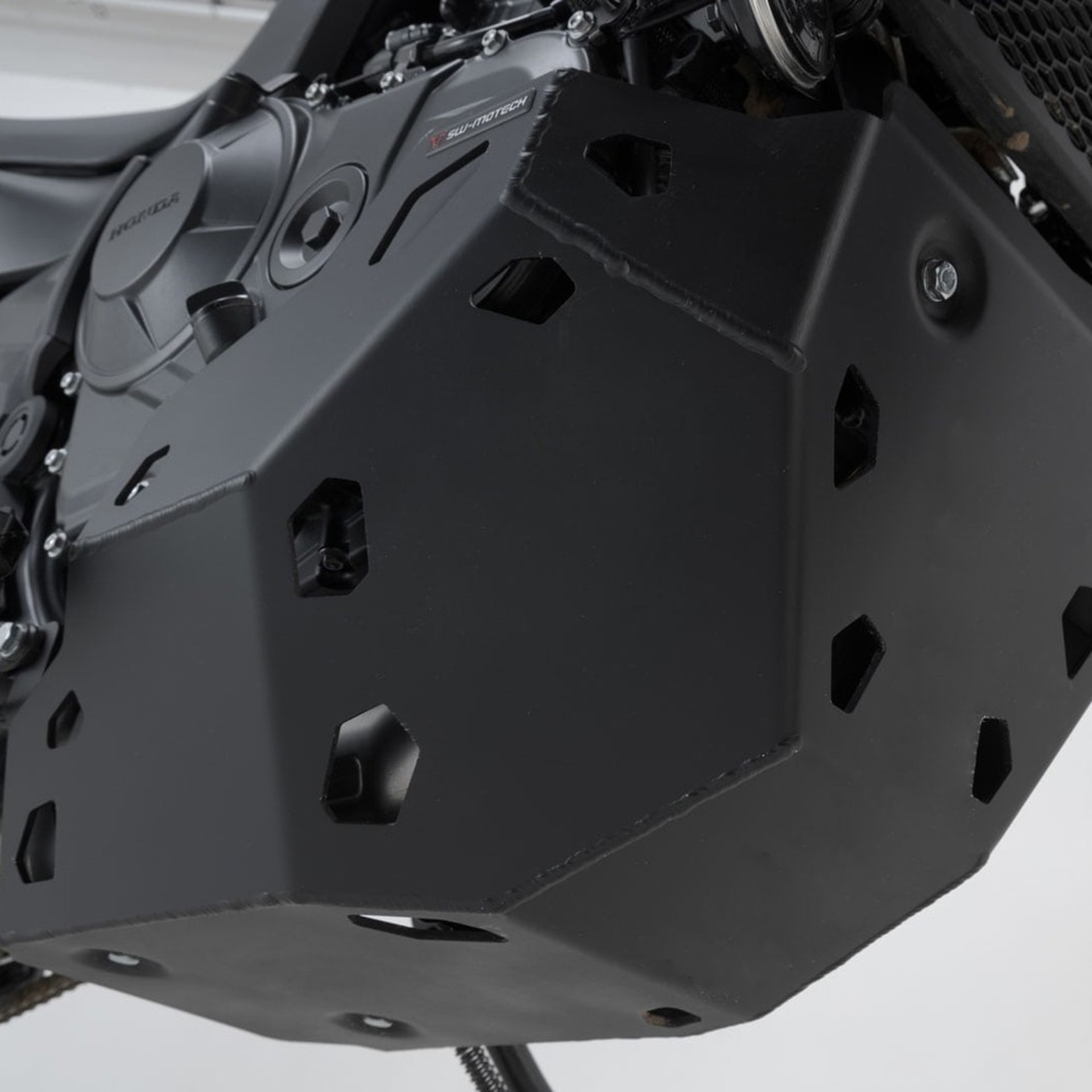 SW-MOTECH-107405-v18-3.jpg