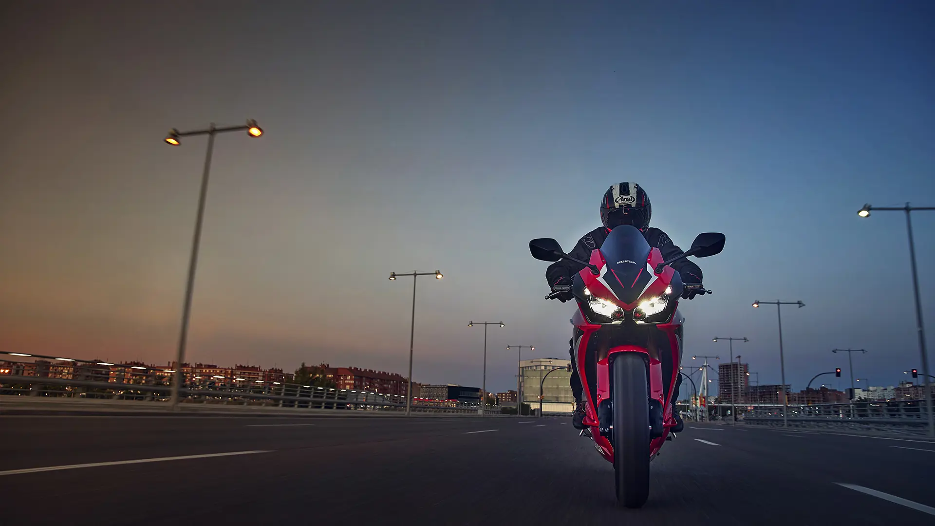 22Ym Cbr500r Location Dynamic 03 584.jpg