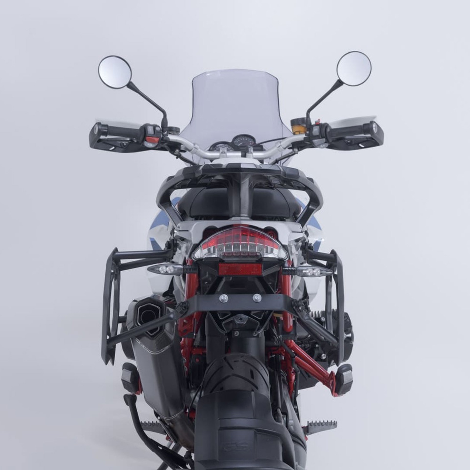 SW-MOTECH-102449-v21-4.jpg