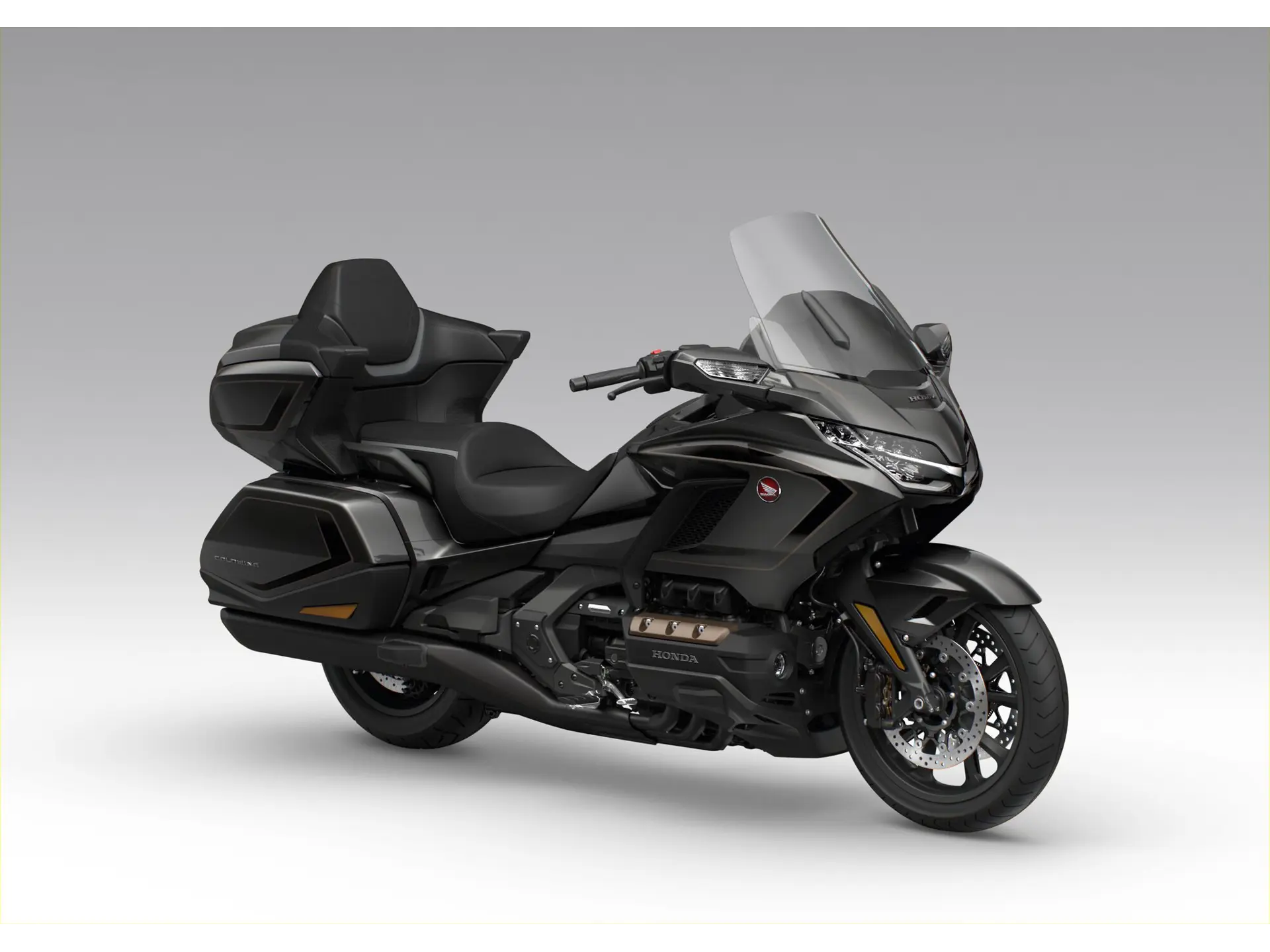 26YM_Goldwing_Tour_DCTAirBag_NH-C52M_Gunmetal_Black_Metallic_Black_Trim_Brown_Head_RFQ.jpg