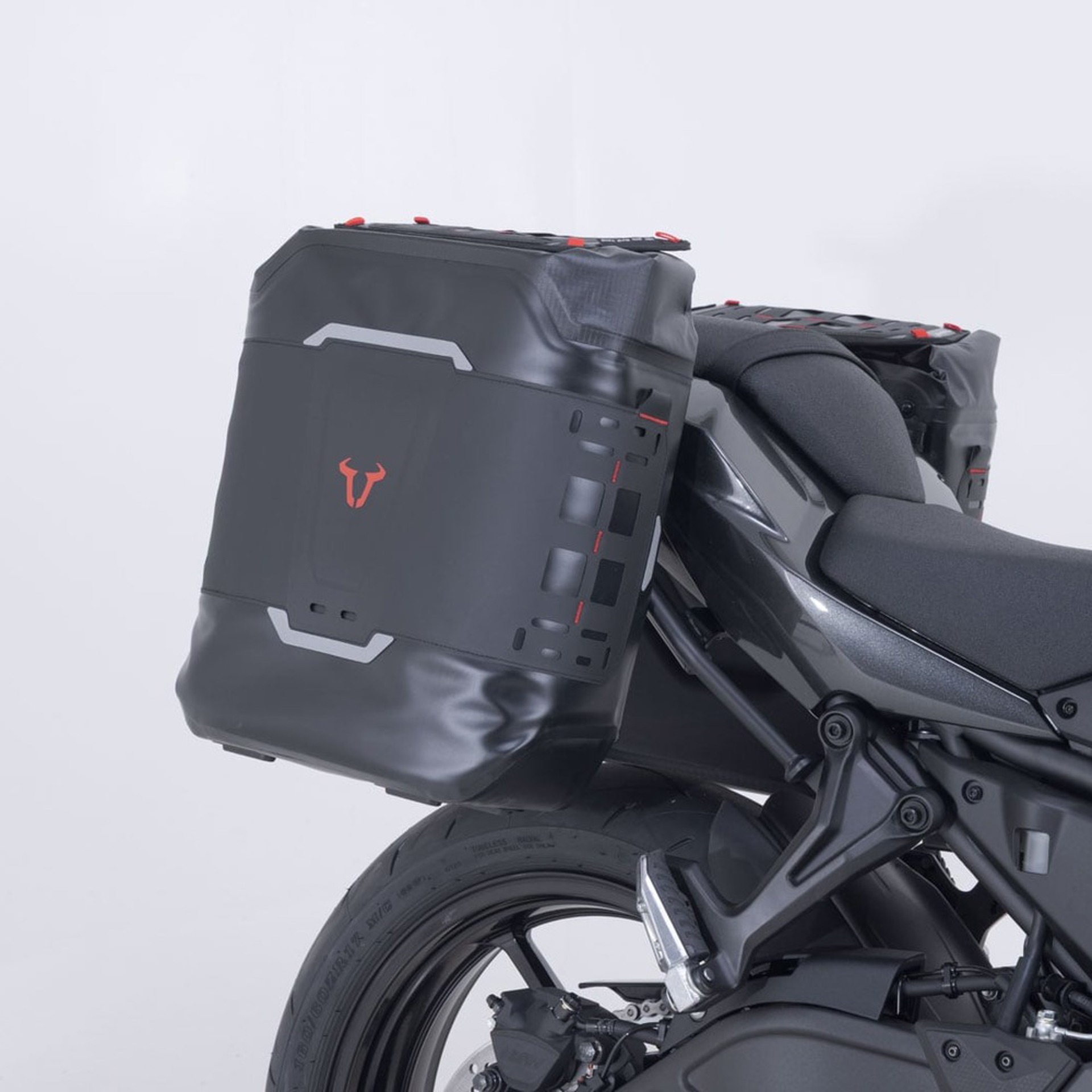 SW-MOTECH-107295-v10-4.jpg