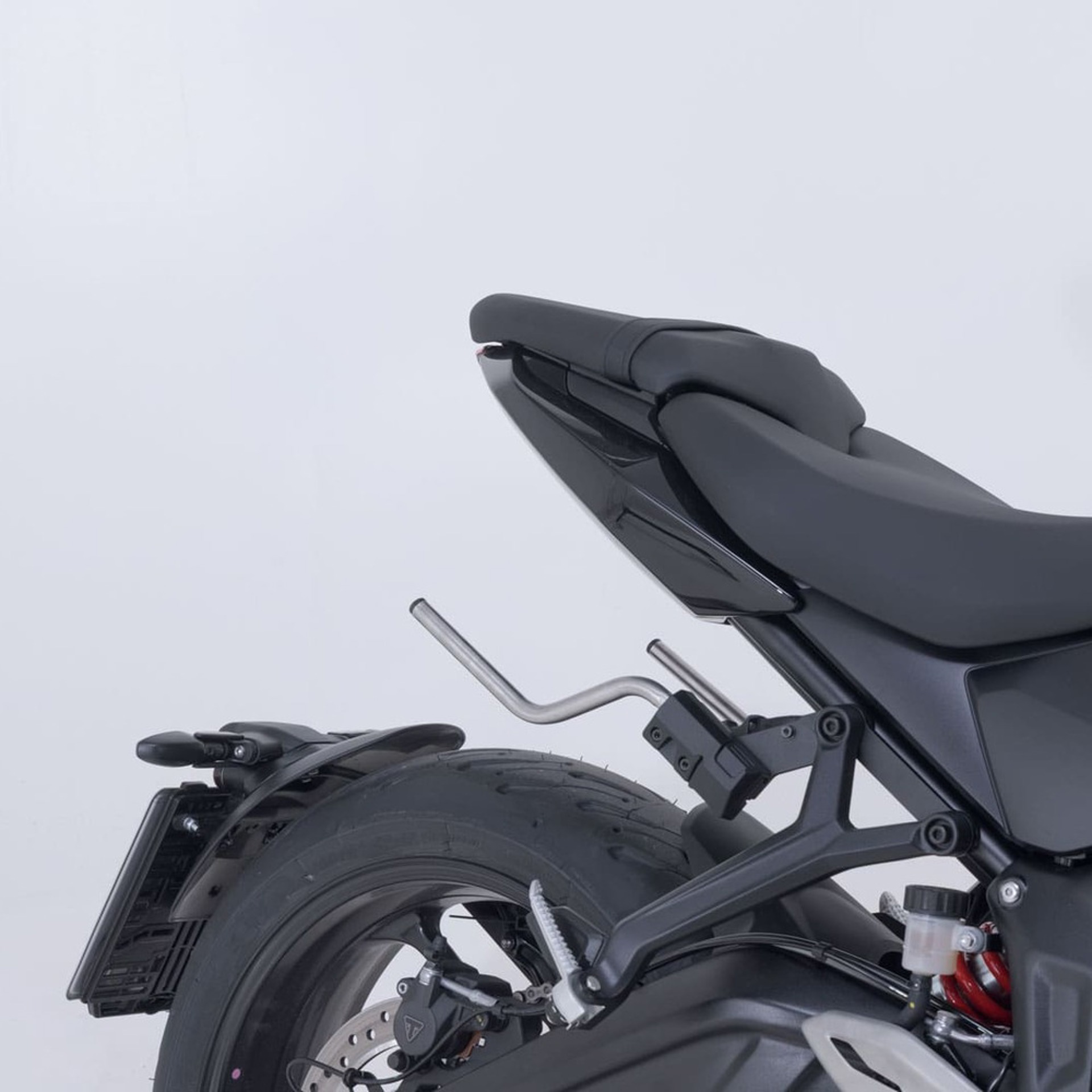 SW-MOTECH-107281-v17-4.jpg