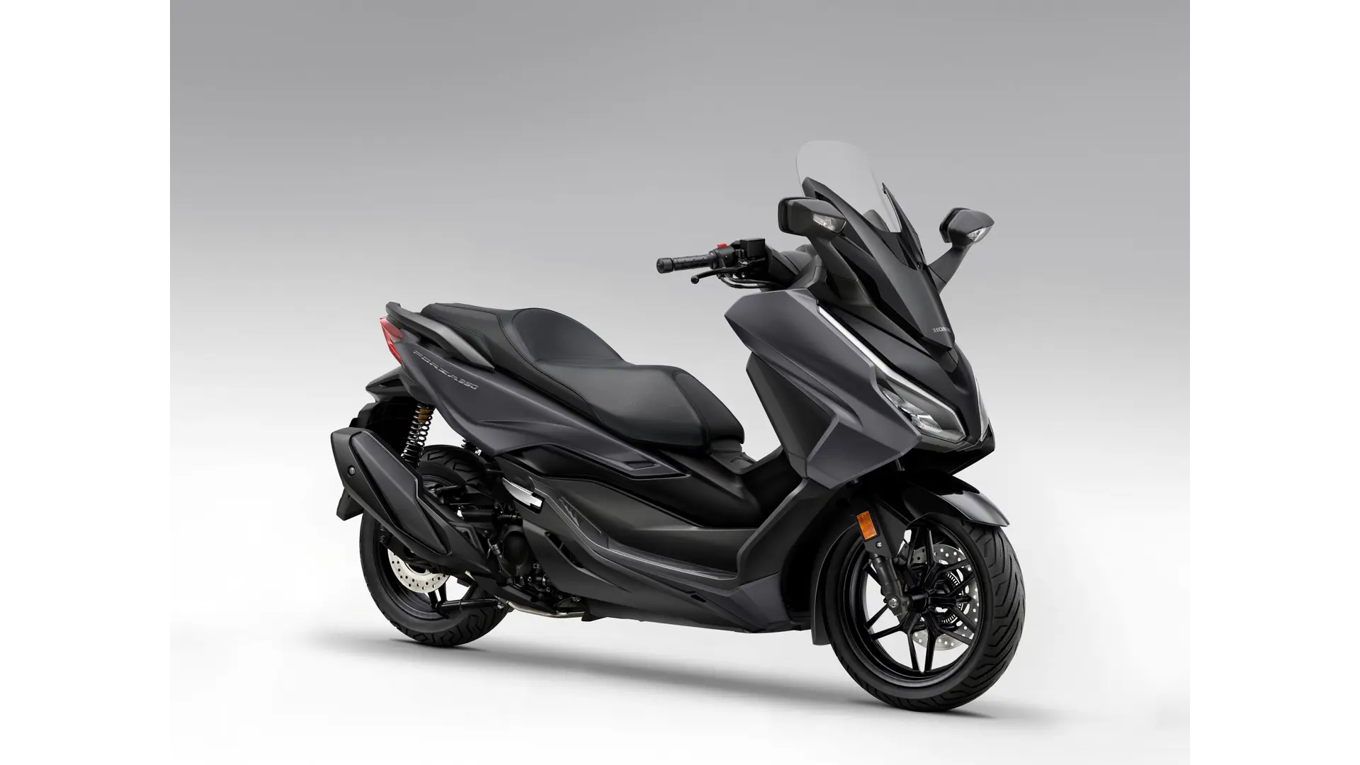 26YM_Forza_350_Studio_MAT_CYNOS_GRAY_METALLIC_NH312_RFQ.jpg