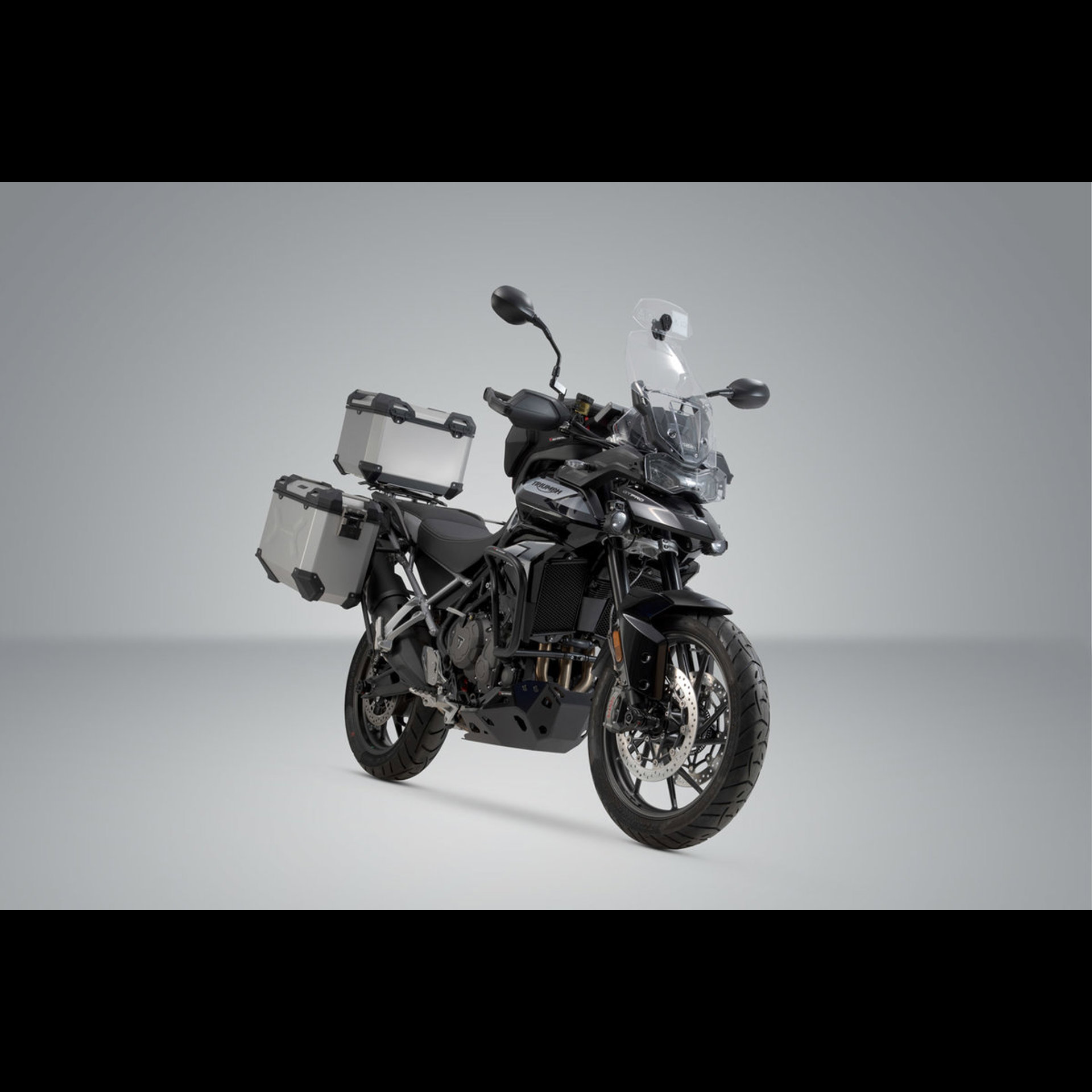 ADV.11.953.75000S_1.jpg