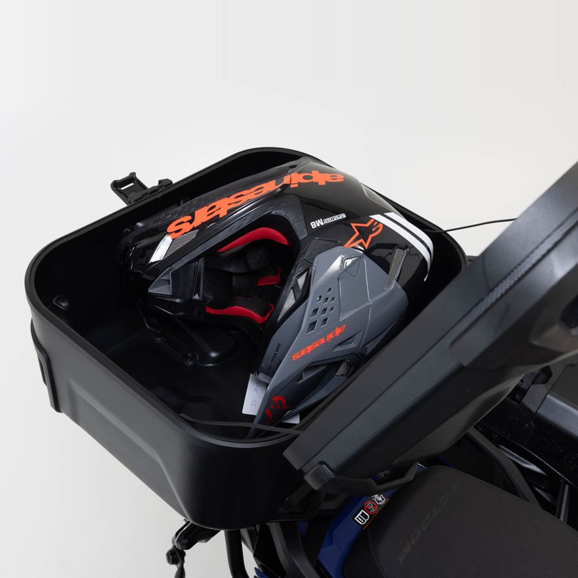 SW-MOTECH-107325-v13-2.jpg