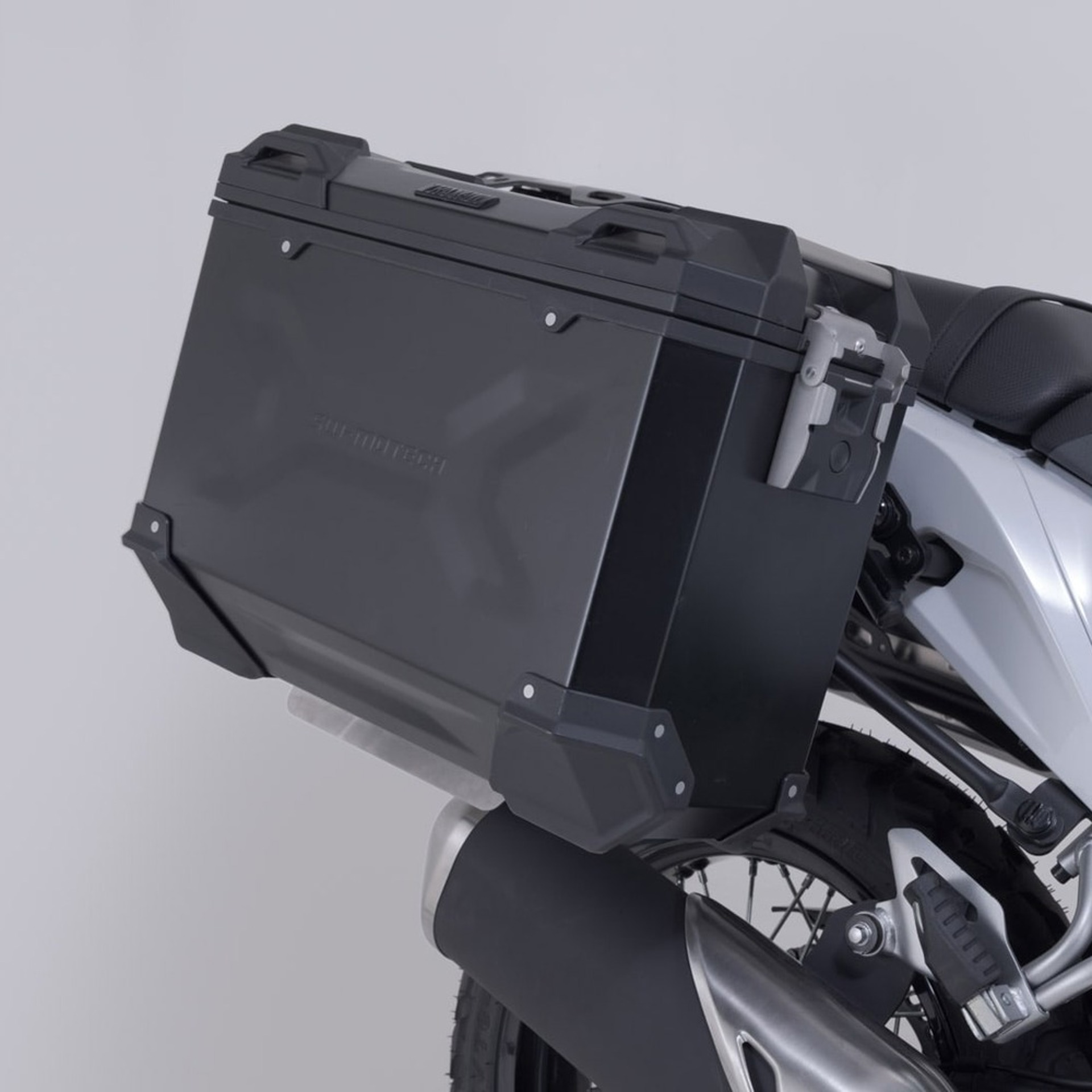 SW-MOTECH-107343-v11-3.jpg