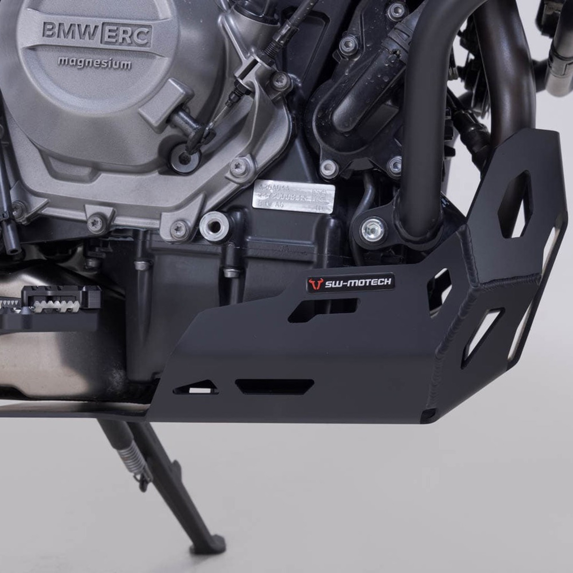 SW-MOTECH-108281-v30-5.jpg