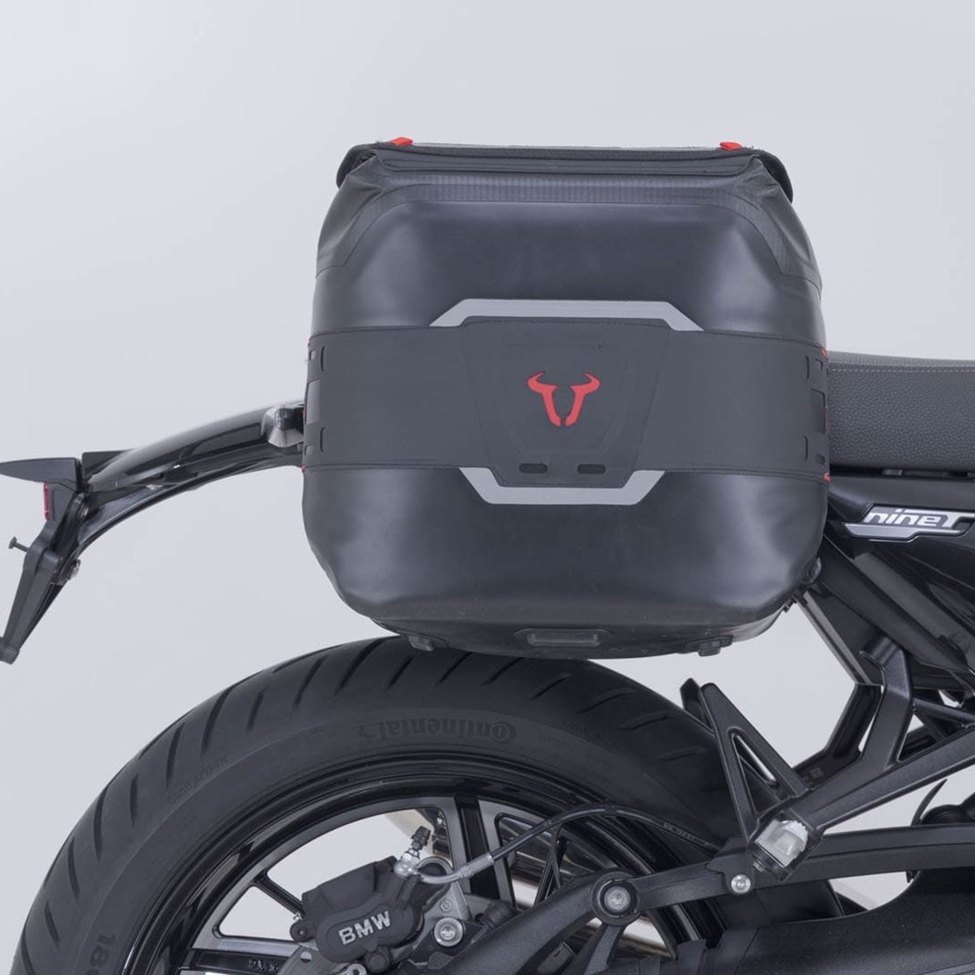 SW-MOTECH-107291-v10-3.jpg
