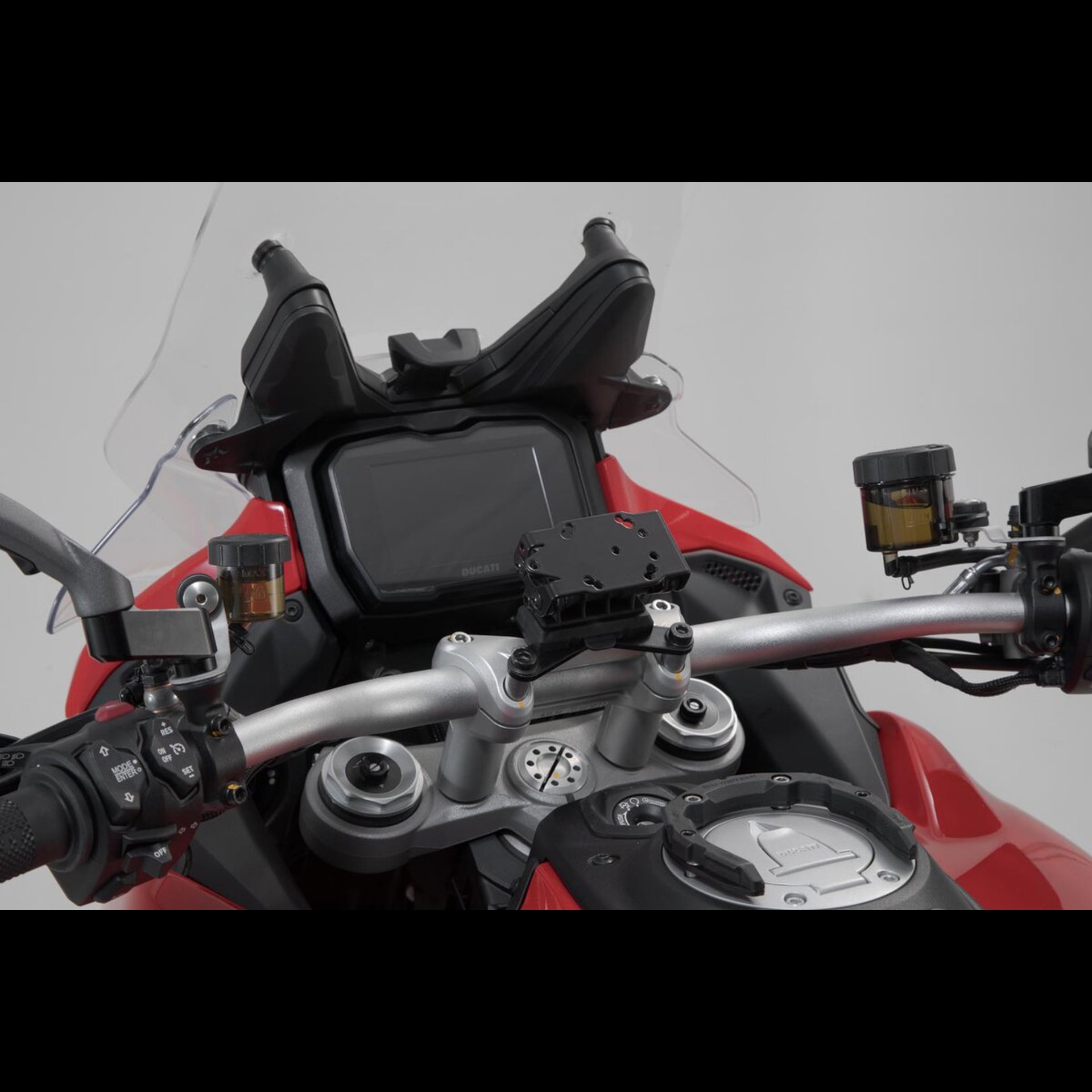 GPS.22.646.10200B.jpg