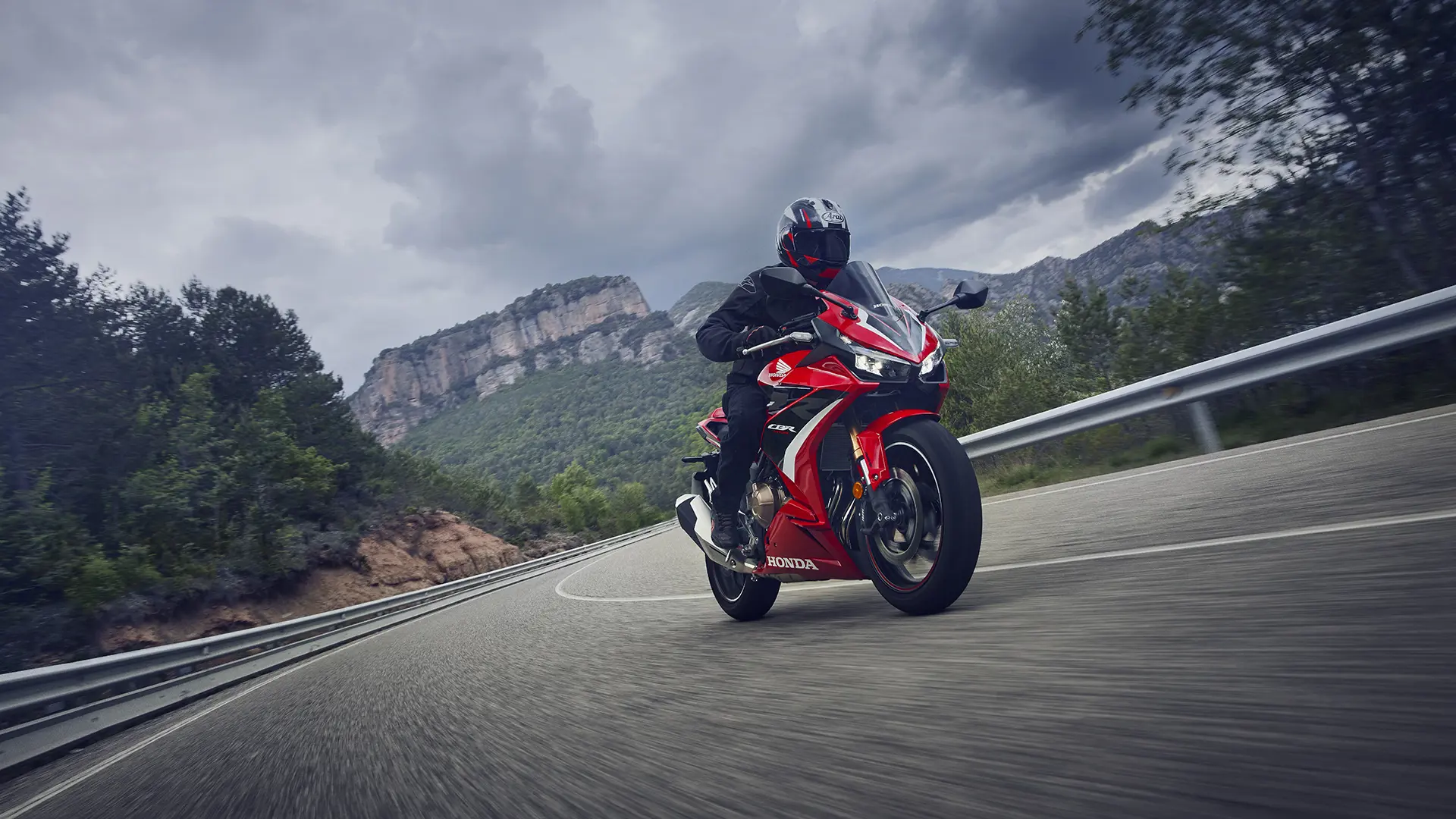 22Ym Cbr500r Location Dynamic 221.jpg