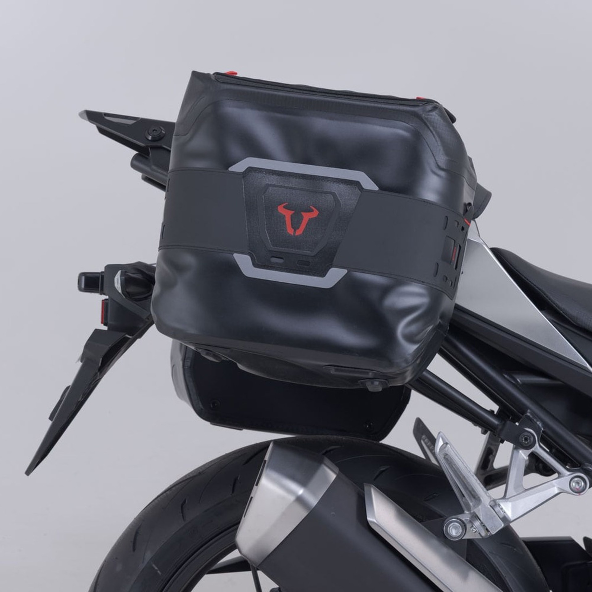 SW-MOTECH-107287-v10-3.jpg