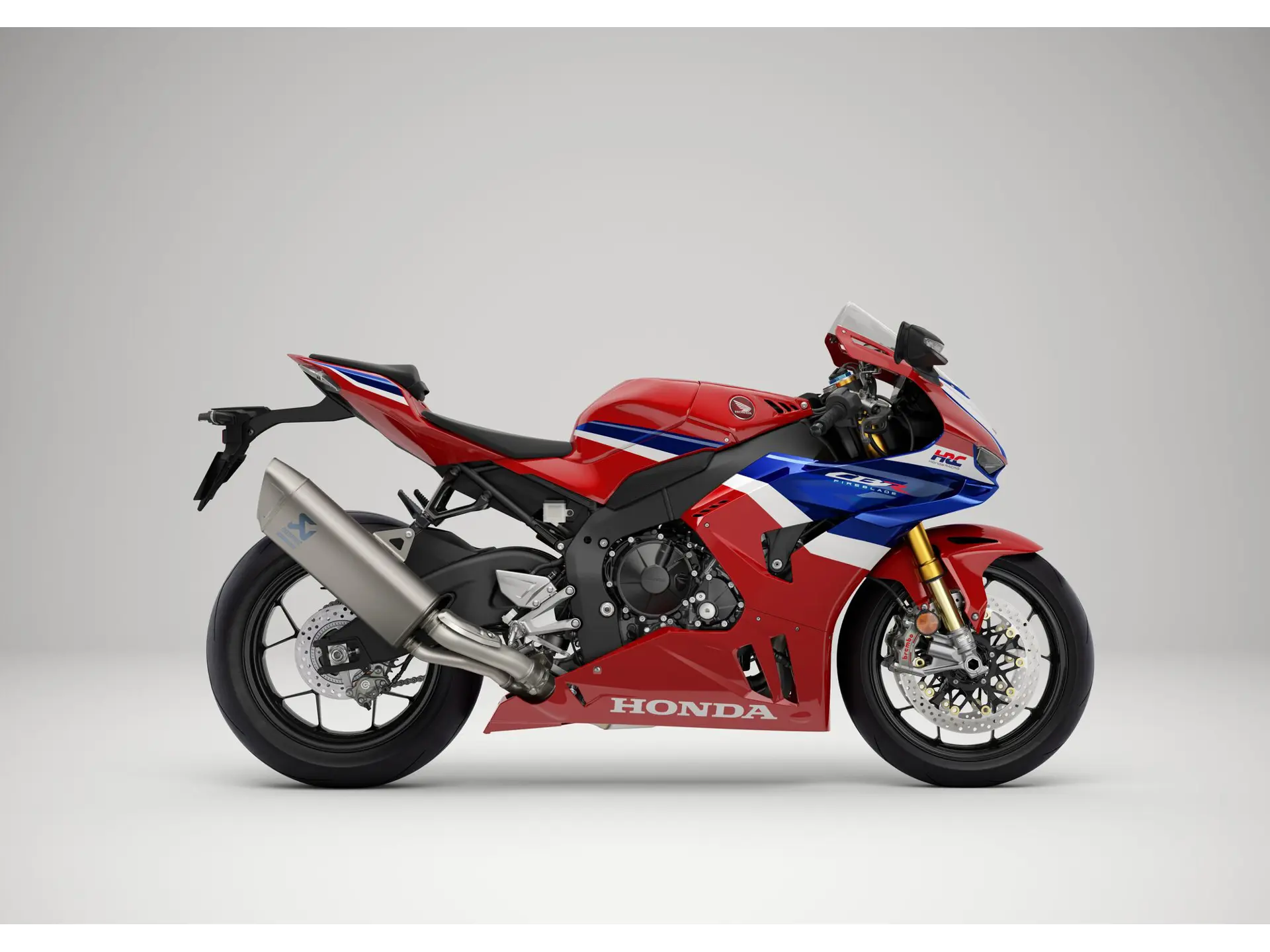 24YM_CBR1000RR-R_FIREBLADE_SP_Studio_GRAND_PRIX_RED_RHS.jpg