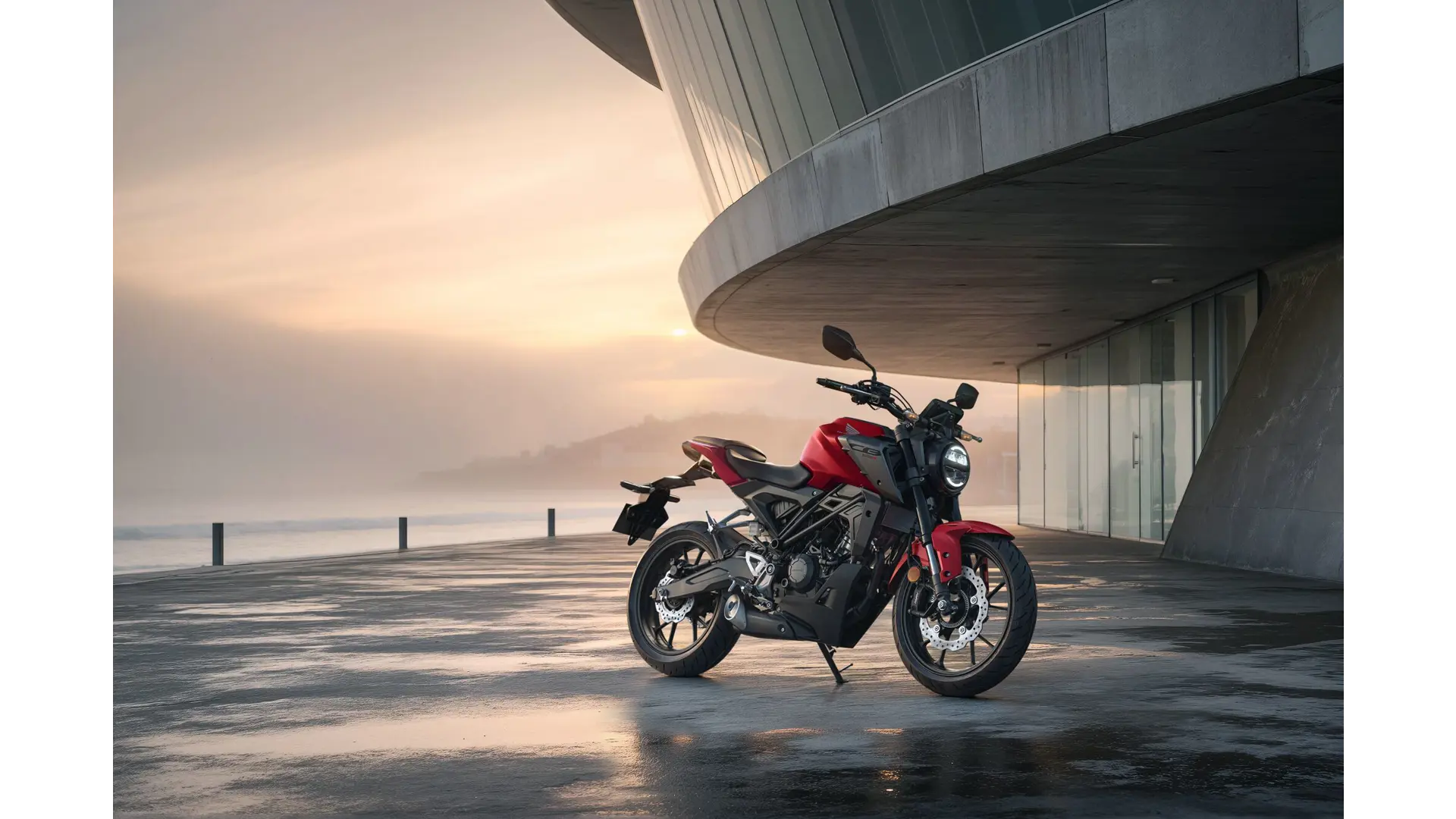 26YM_CB125R_Location_Static_Mat_Pearl_Diaspro_Red_Sh01A.jpg