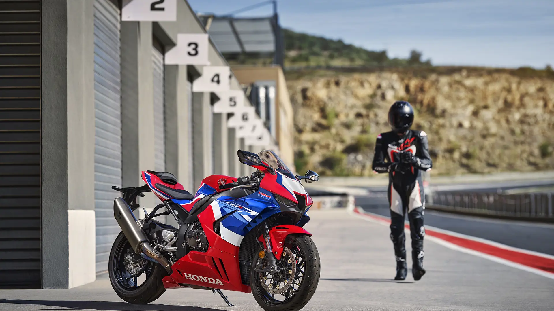 22Ym Cbr1000rr R Grandprixred R380 Location 4853.jpg