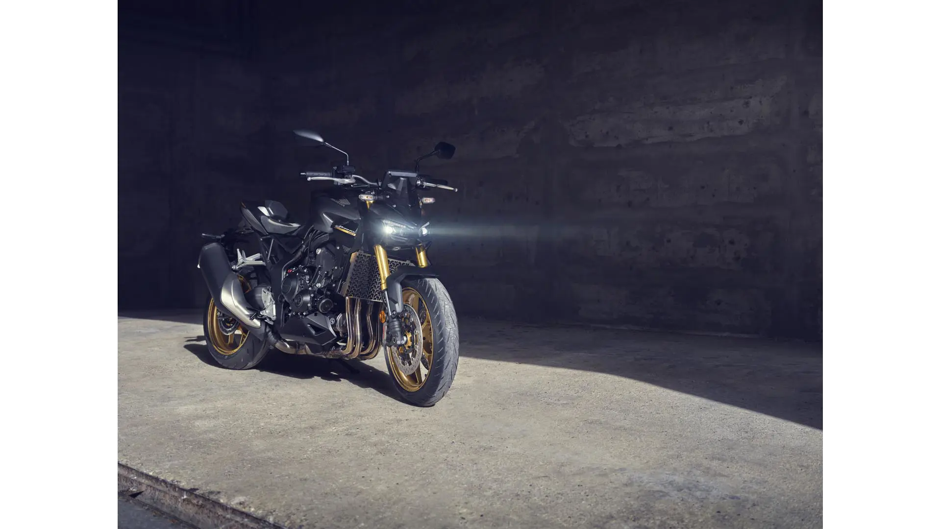 25YM CB1000 Hornet SP Location Static 0184.jpg