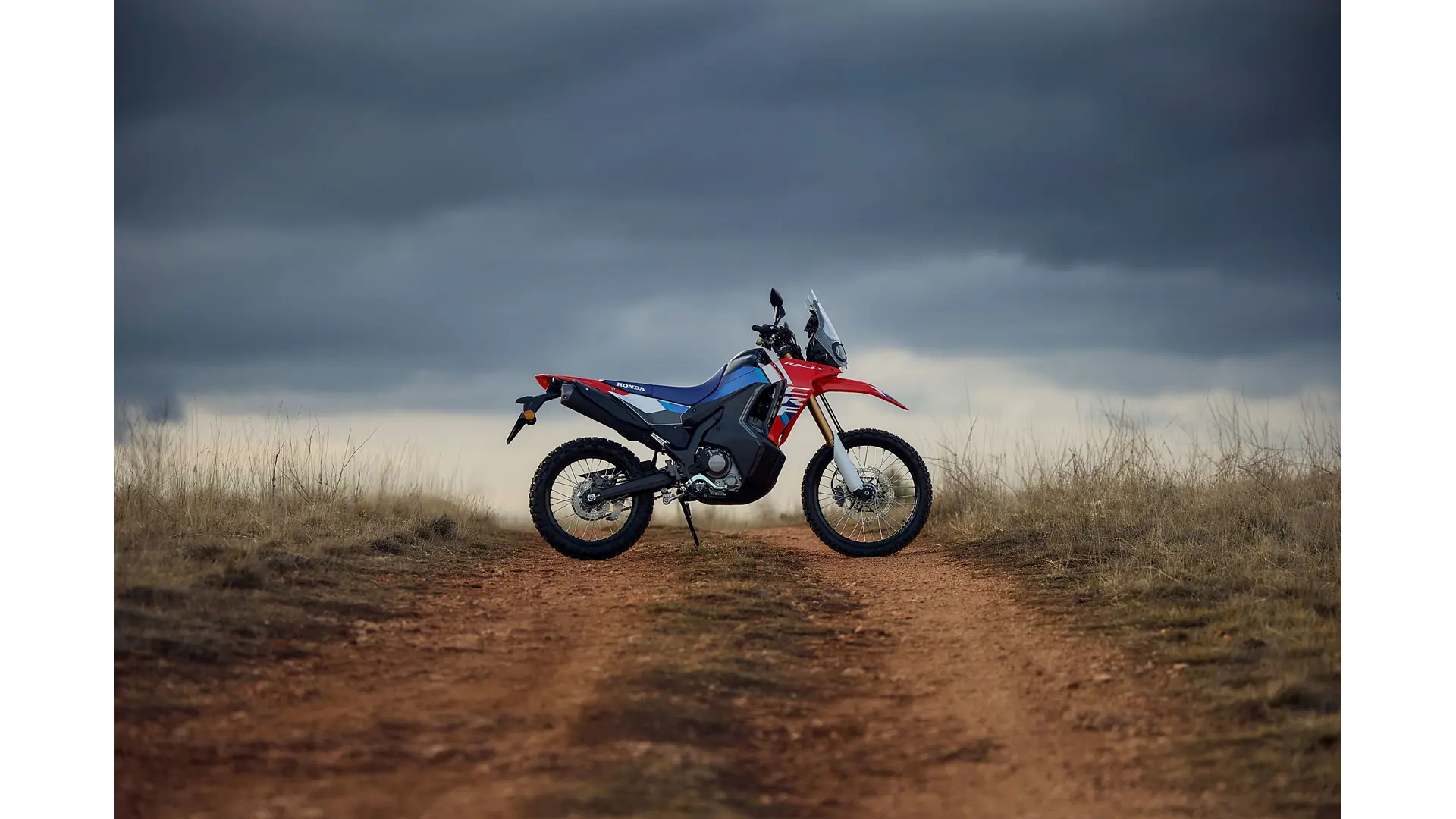 25YM_CRF300_Rally_Location_Static_4.jpg