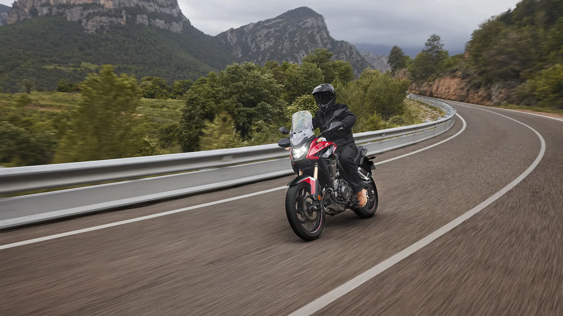22Ym Cb500x Location Dynamic 112.jpg