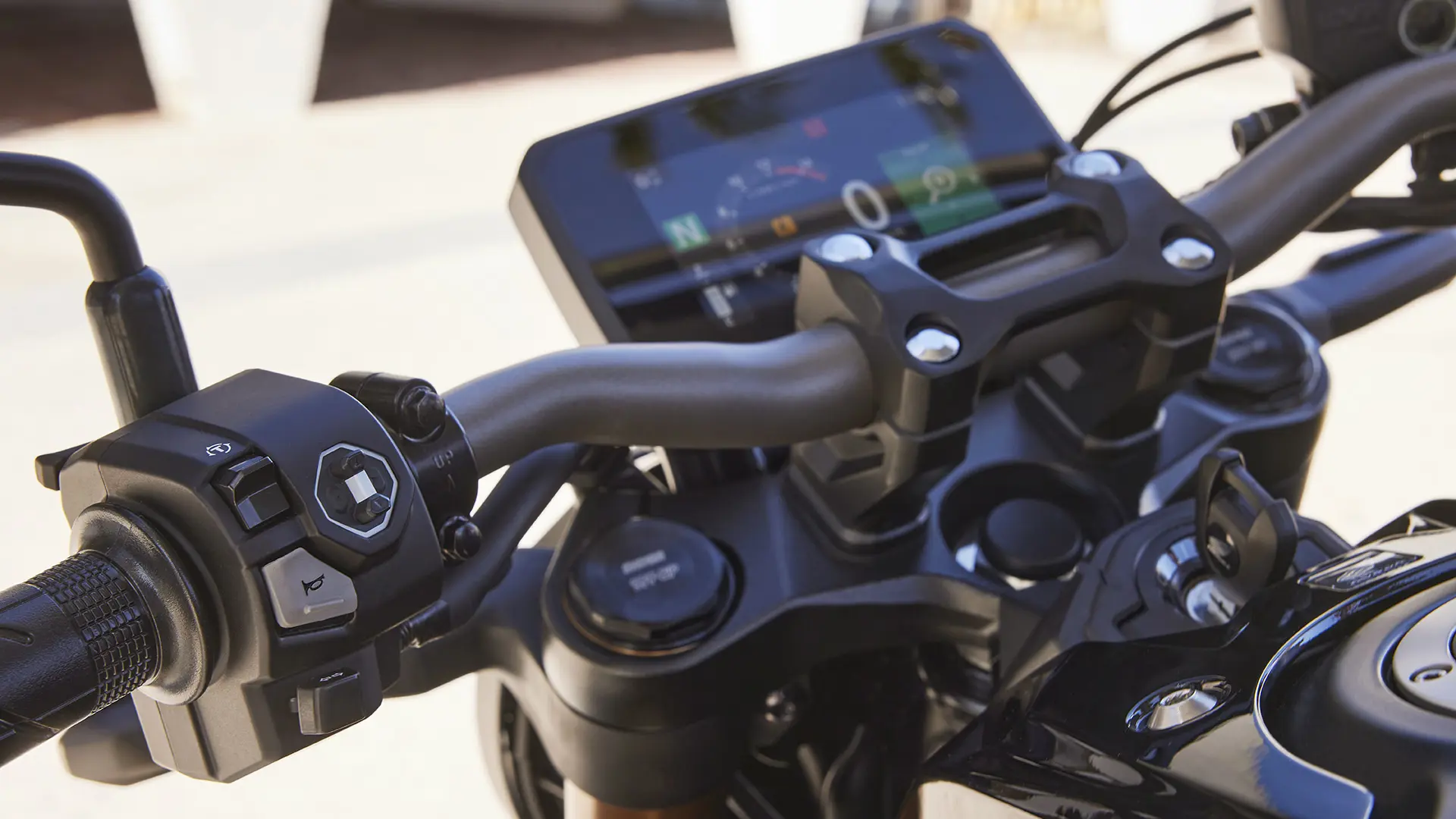 24YM CB650R EC LOCATION Detail 01 0141.jpg