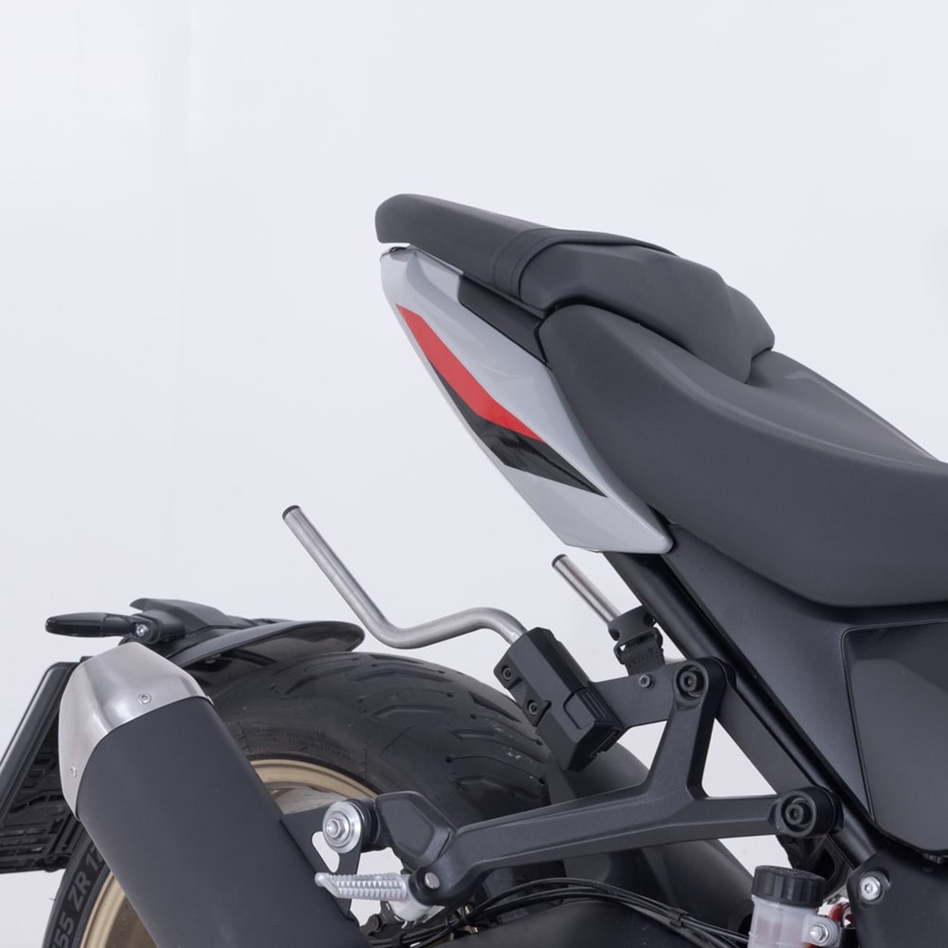 SW-MOTECH-107280-v17-4.jpg