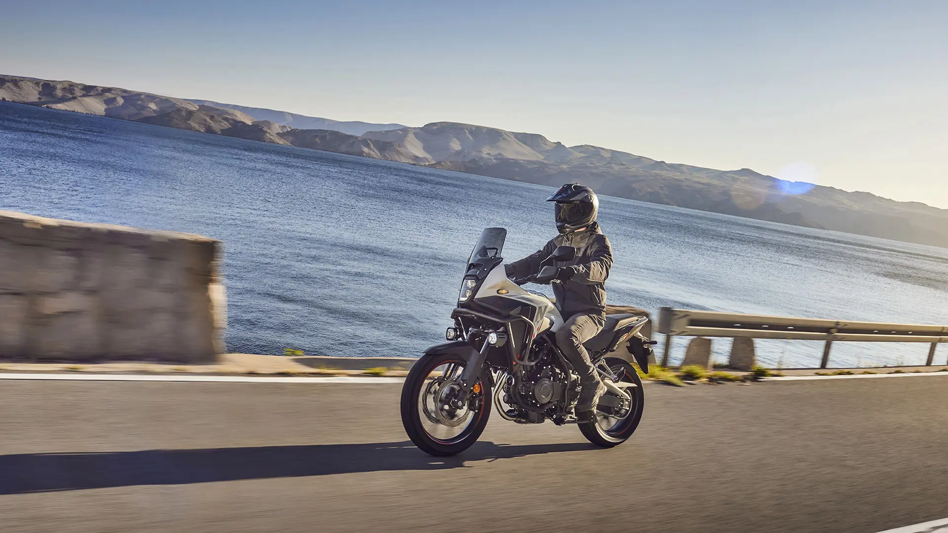 24YM NX500 LOCATION Dynamics 01 0390.jpg