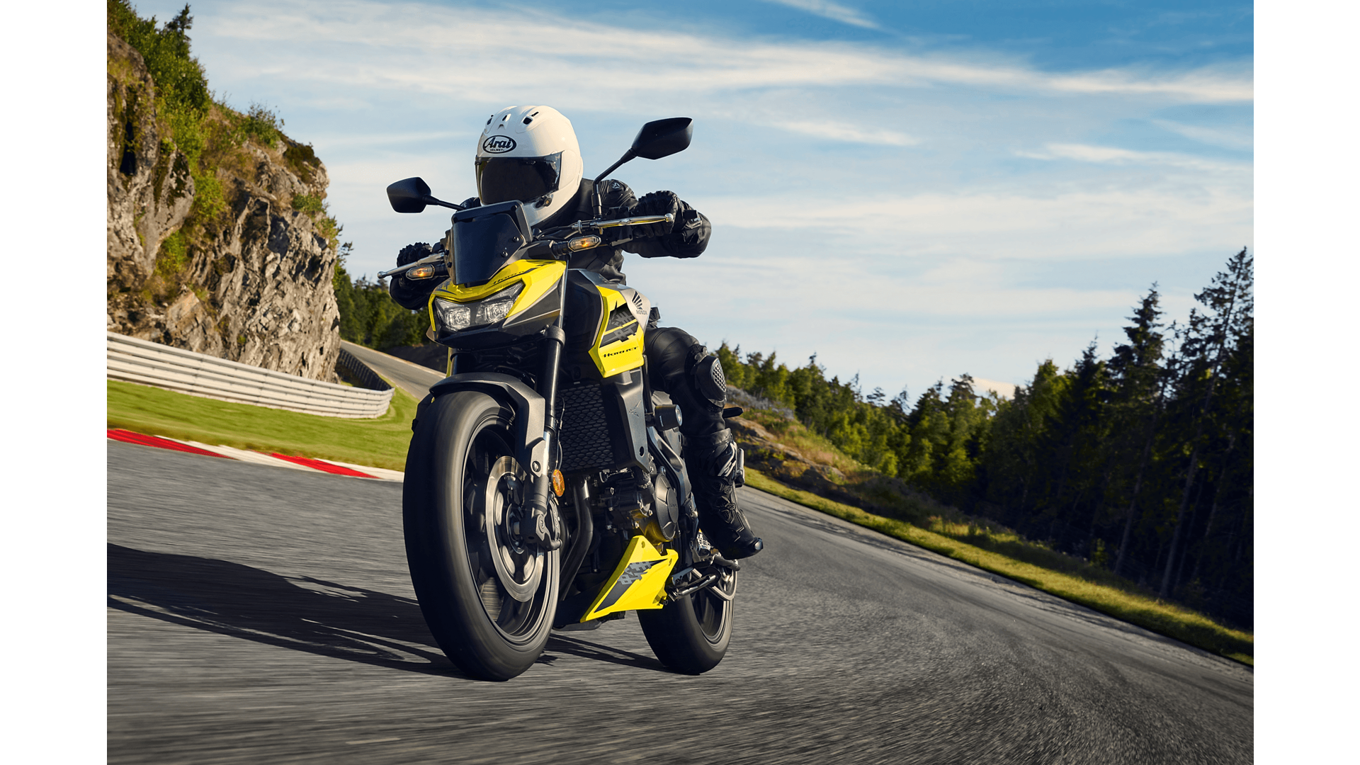26YM CB750 Hornet Location Action 05 1353.png