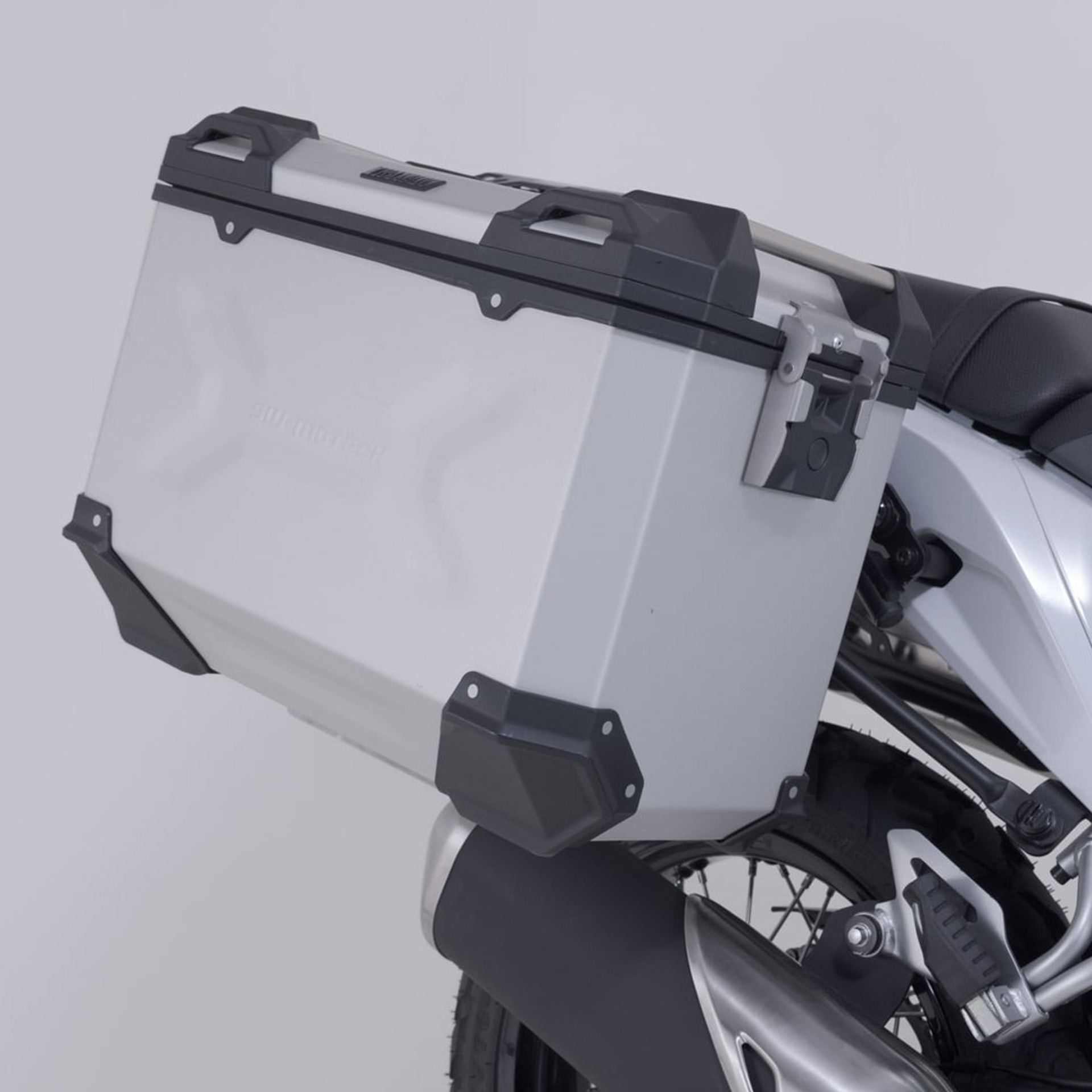 SW-MOTECH-107346-v11-3.jpg
