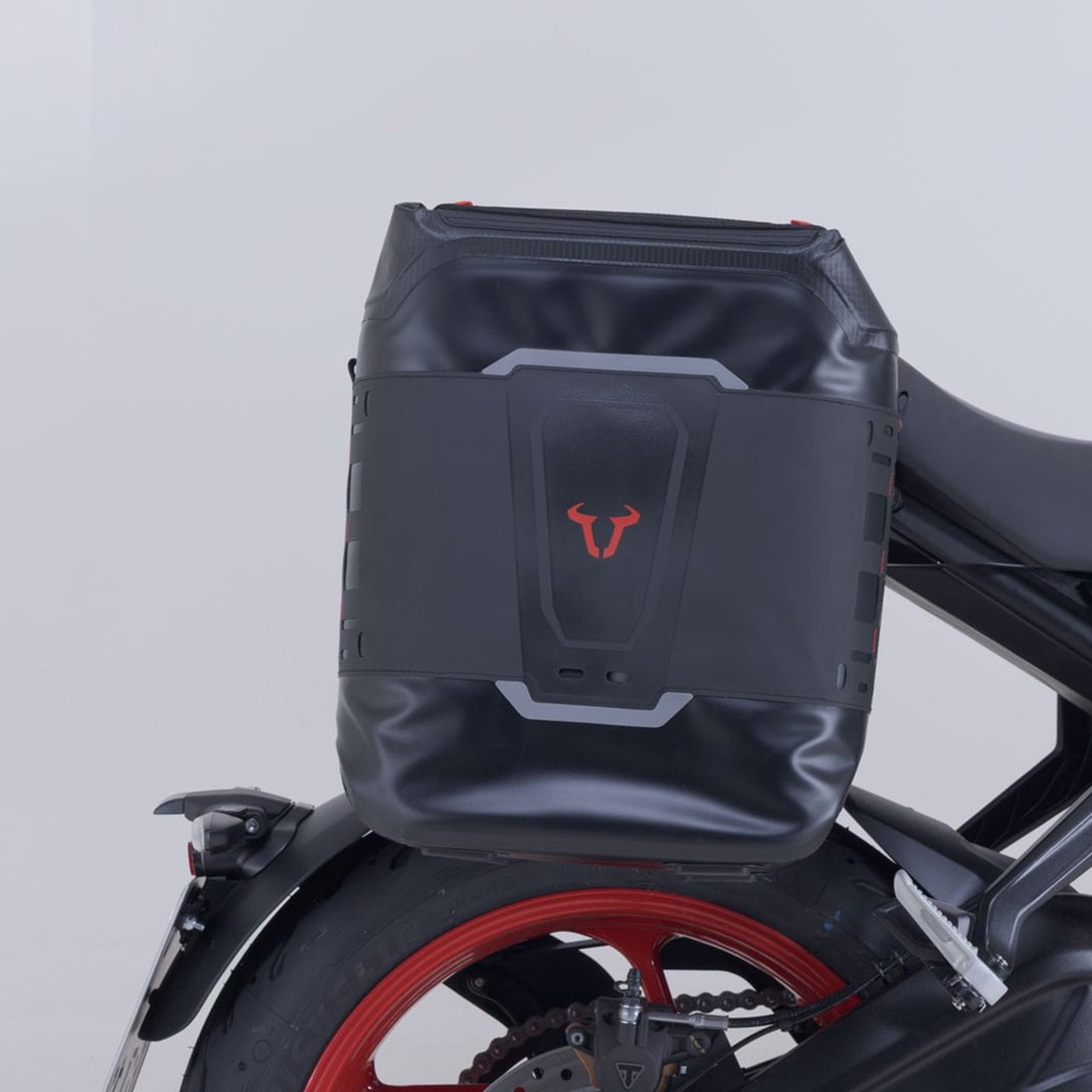 SW-MOTECH-107298-v10-3.jpg