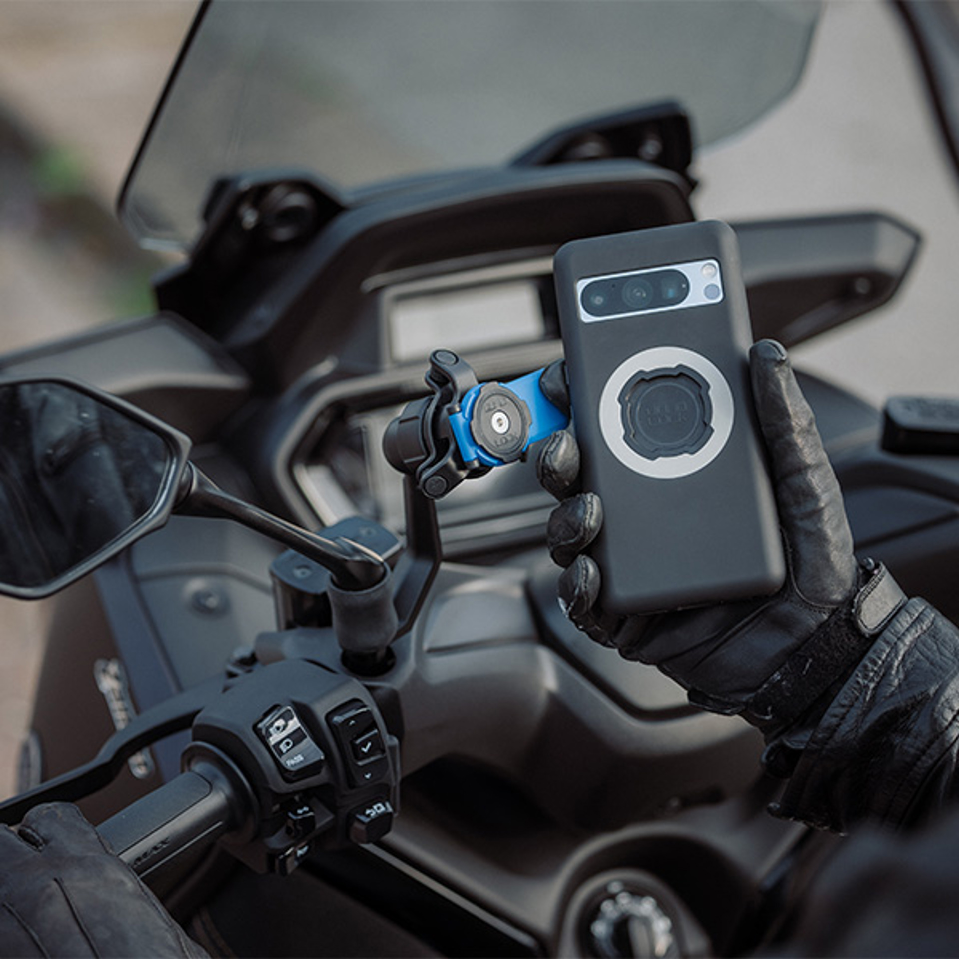 Mirrorstemmount MOTO, PIX, QLA VDM 360, QLM MST IMG 8844.jpg