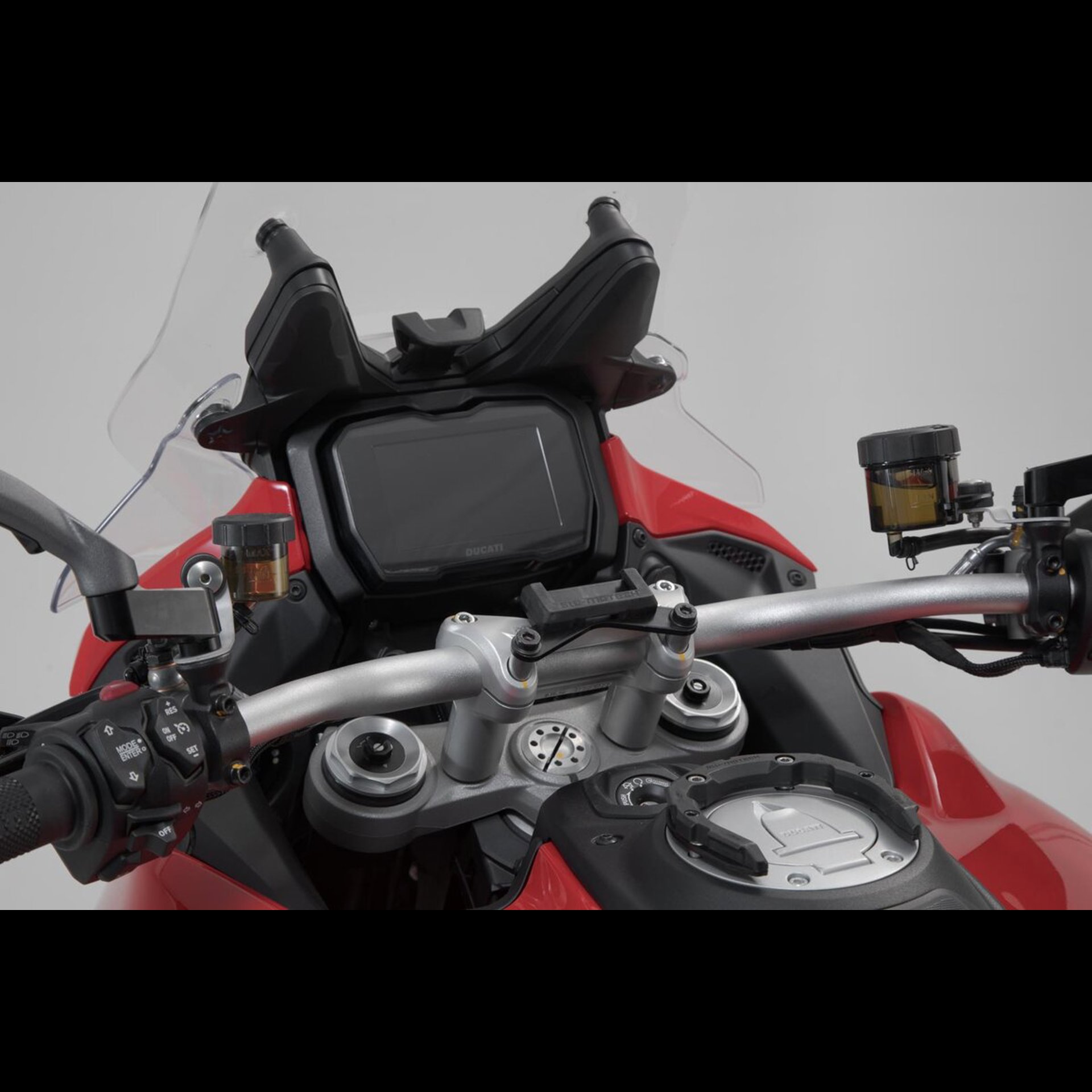 GPS.22.646.10200B 1.jpg