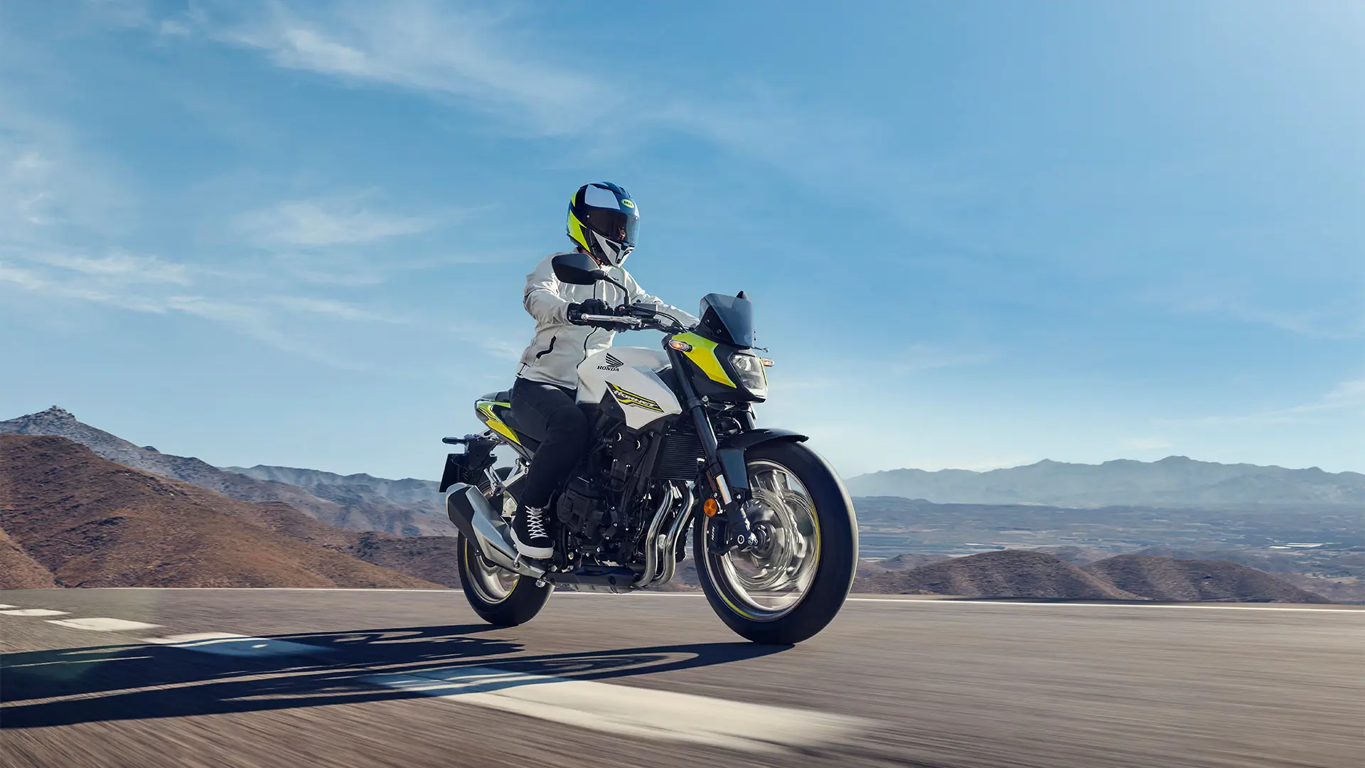 26YM CB500 Hornet Location Action 01 0076.jpg