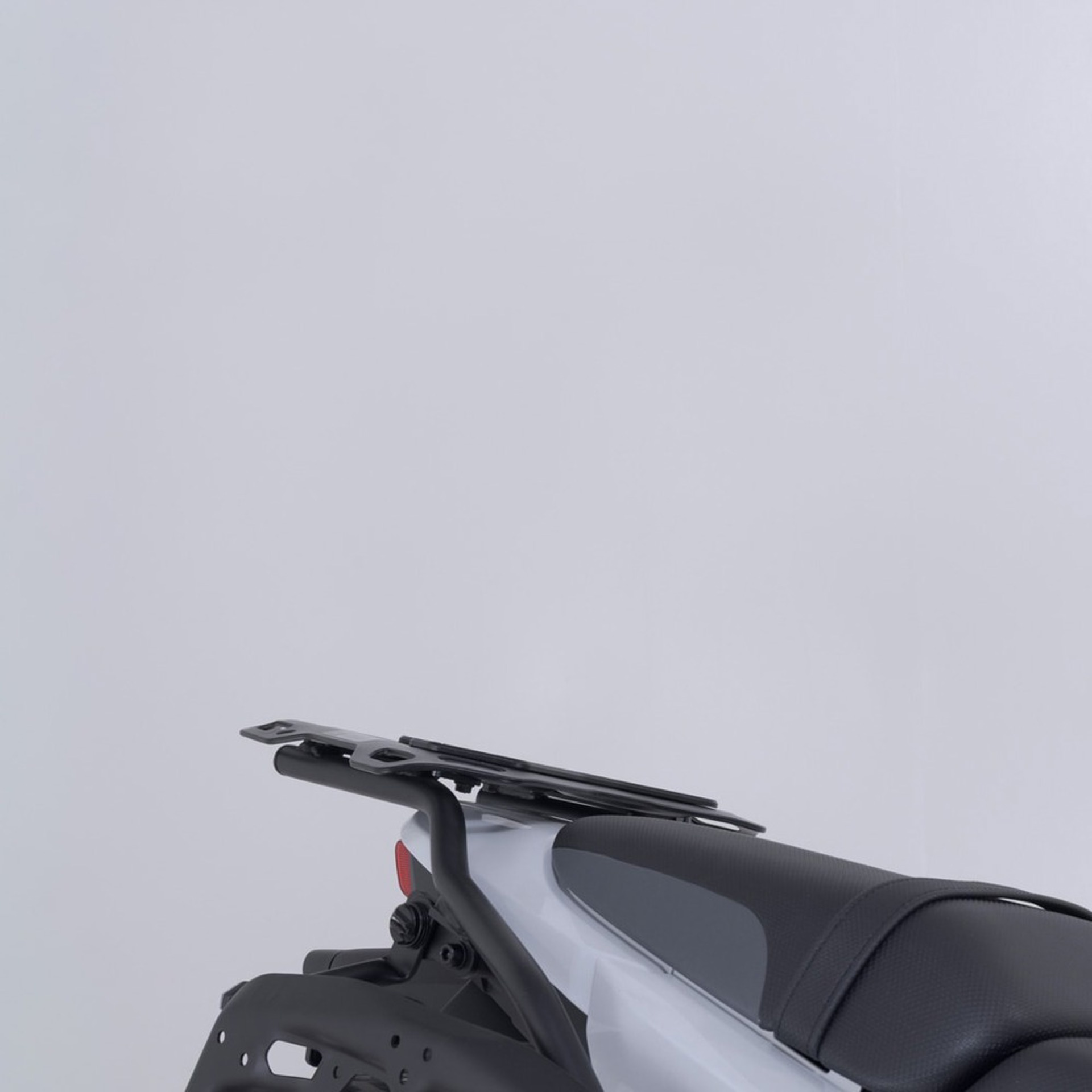SW-MOTECH-107324-v17-5.jpg