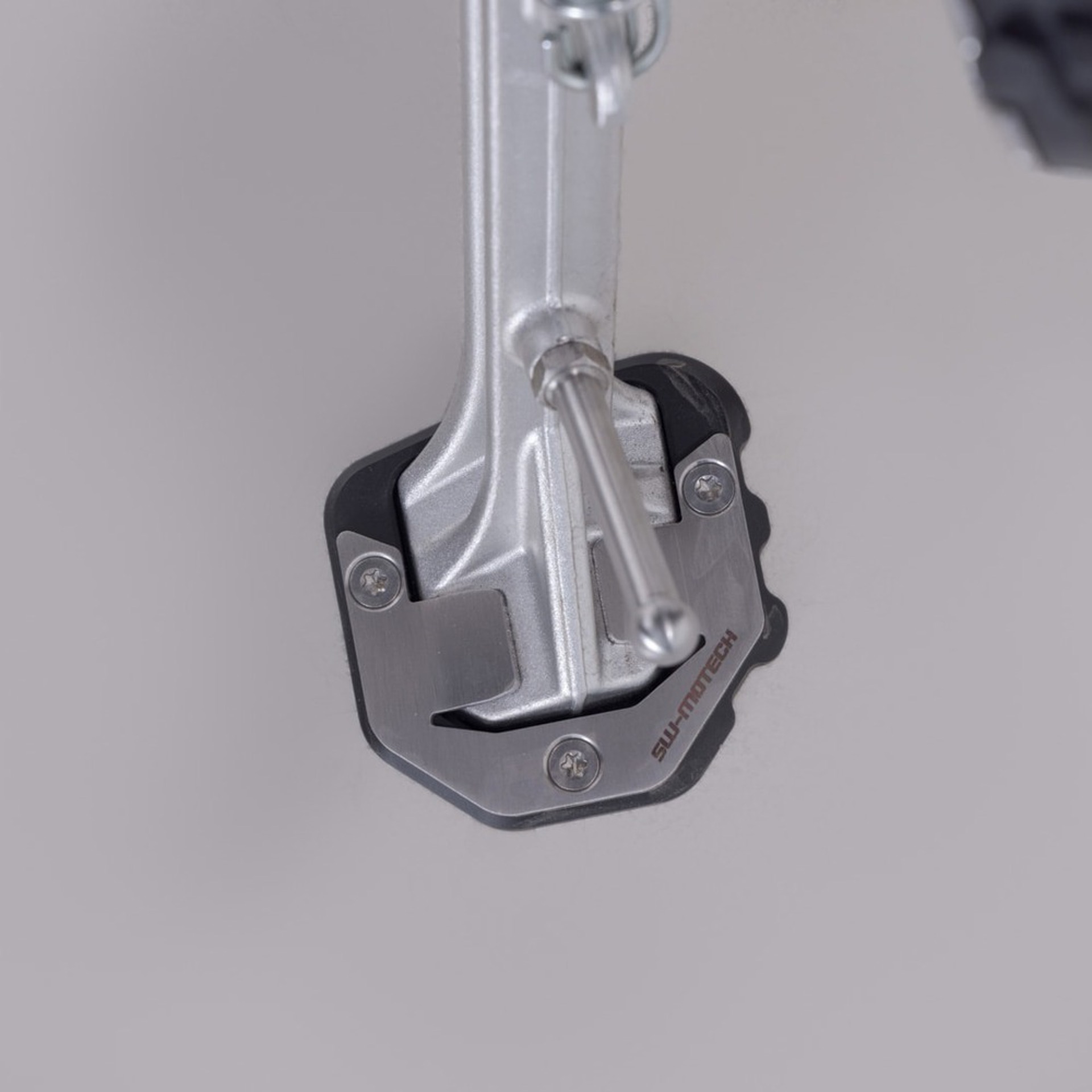 SW-MOTECH-107366-v17-2.jpg