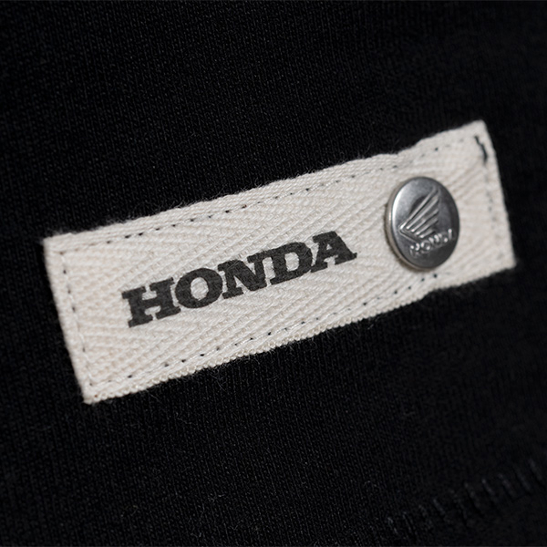 08AUD TTE 004A DETAIL01 HONDA JAPAN LETTERING HTG TEE BLACK.jpg