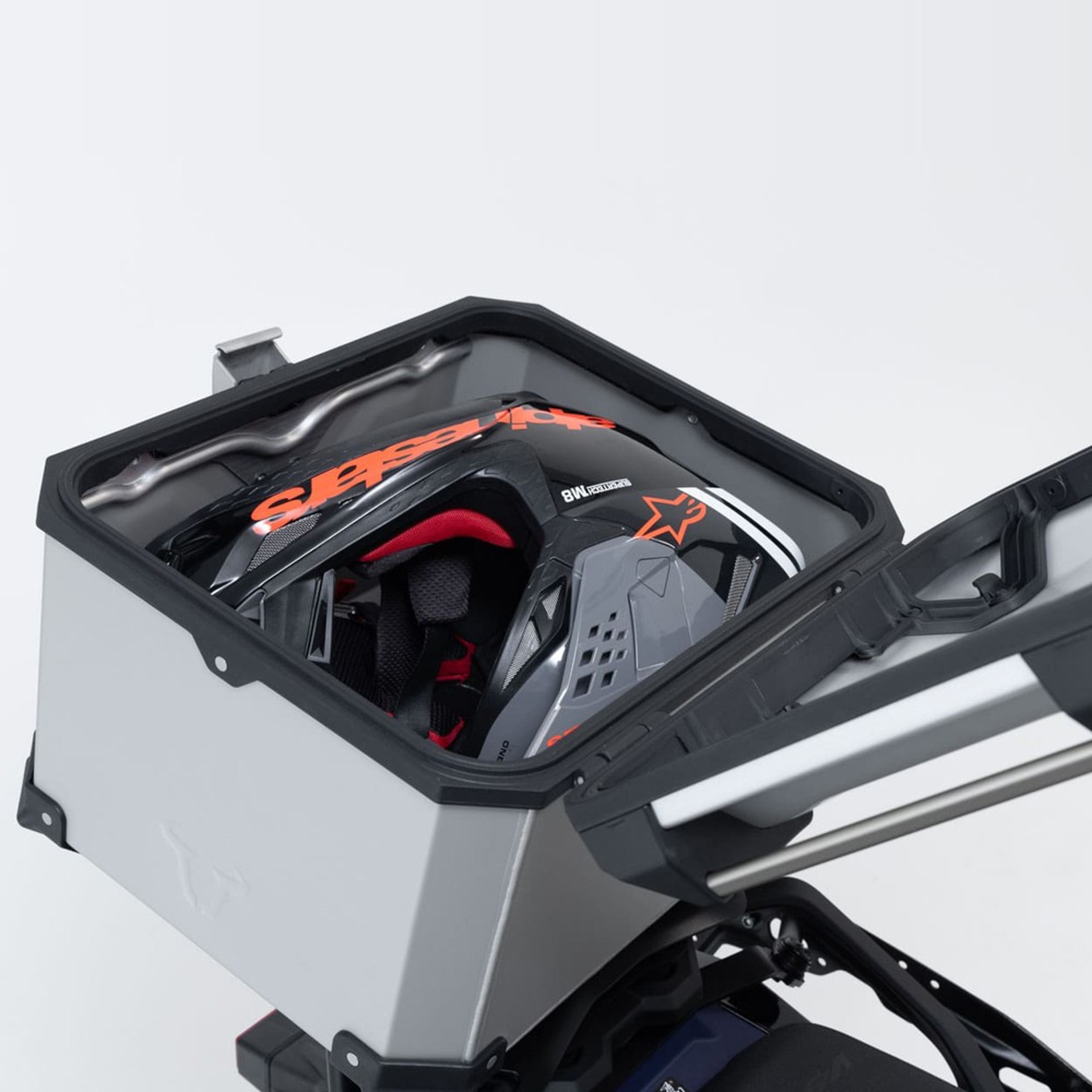 SW-MOTECH-107328-v12-2.jpg