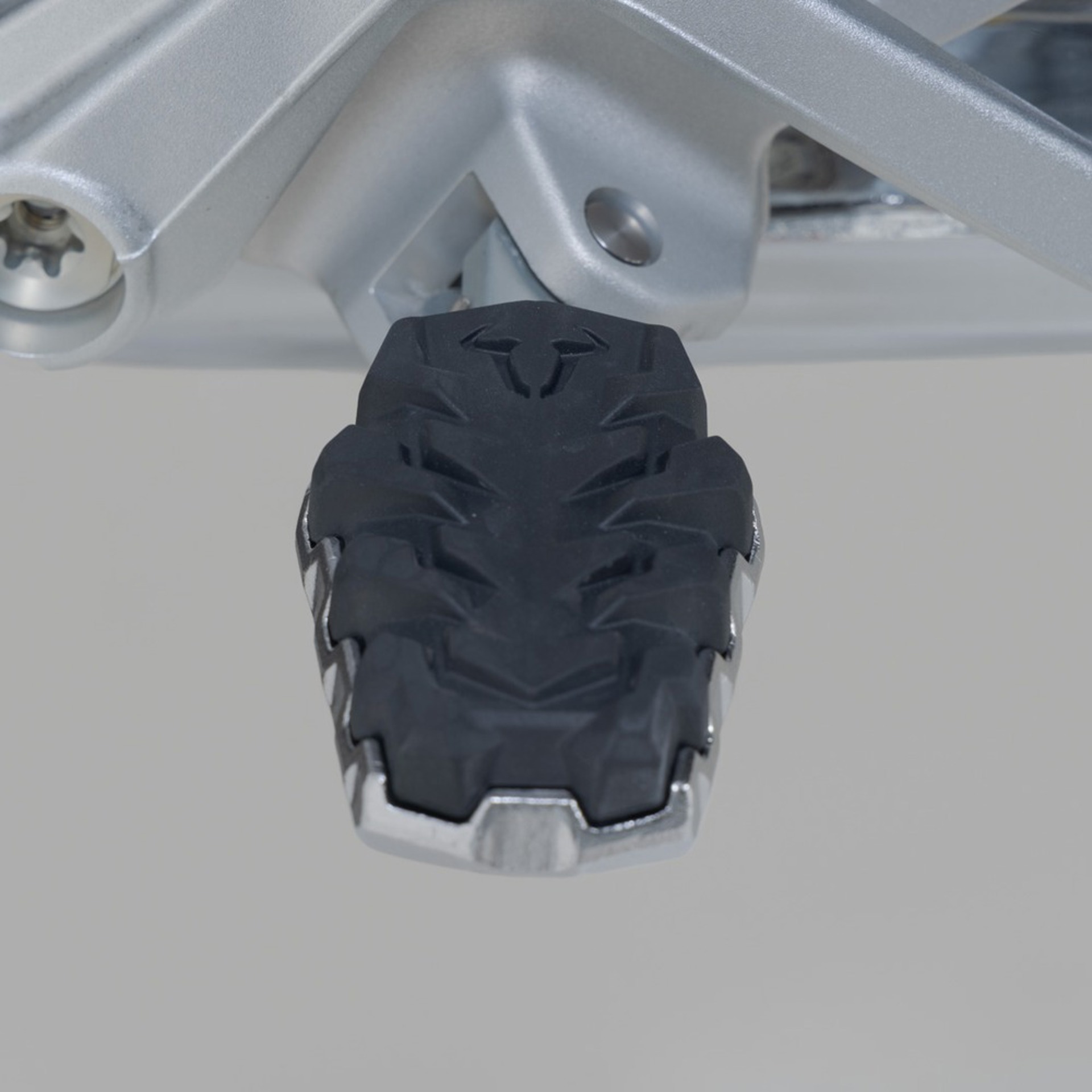 SW-MOTECH-107320-v14-5.jpg