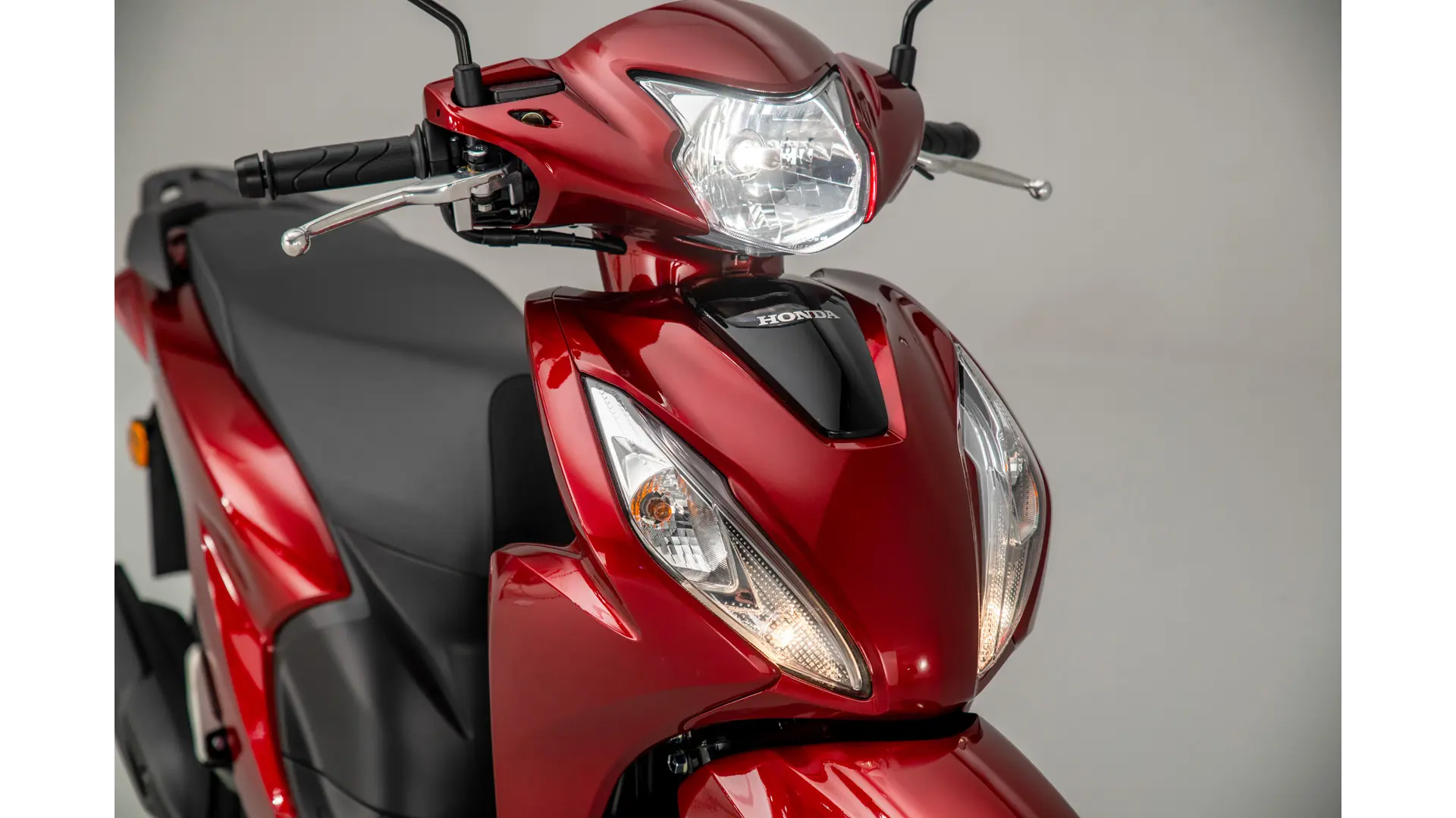 21YM VISION110 DETAIL 2180.jpg