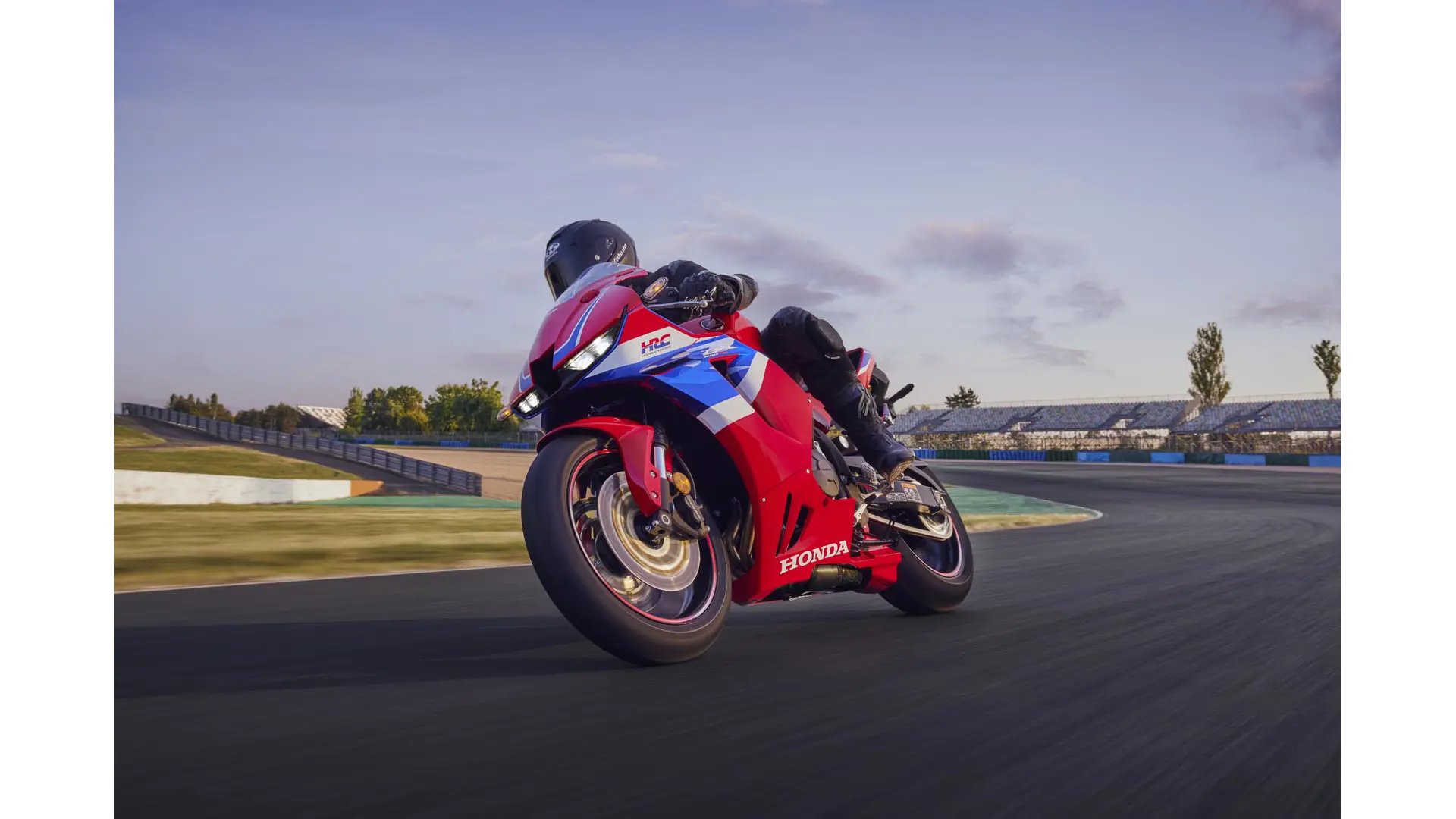 72928 24YM CBR600RR LOCATION 7931 ORIGINAL.jpg