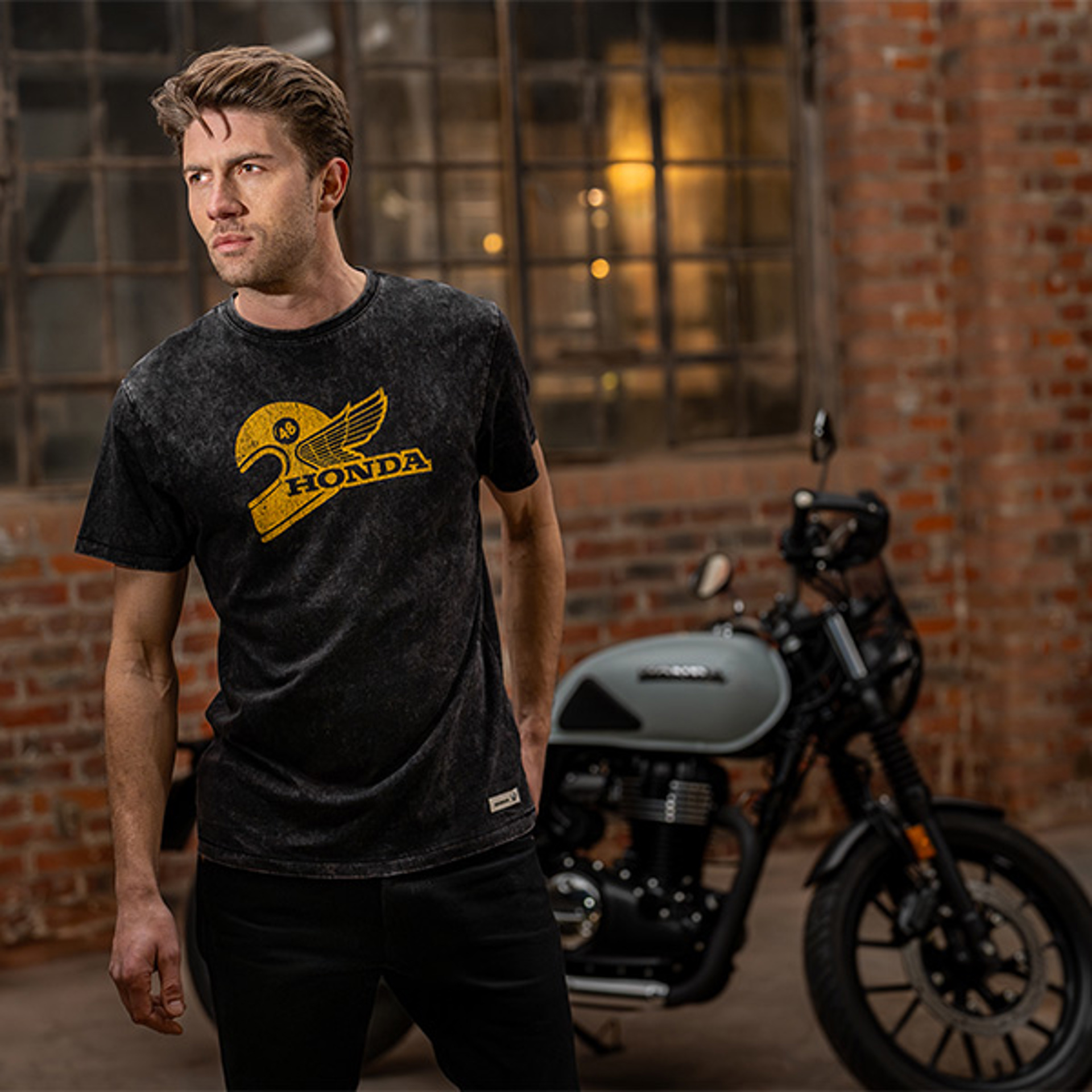 26YM Apparel Location Urban Fun 08AUD TTE 008 Customer Rider Tee.jpg