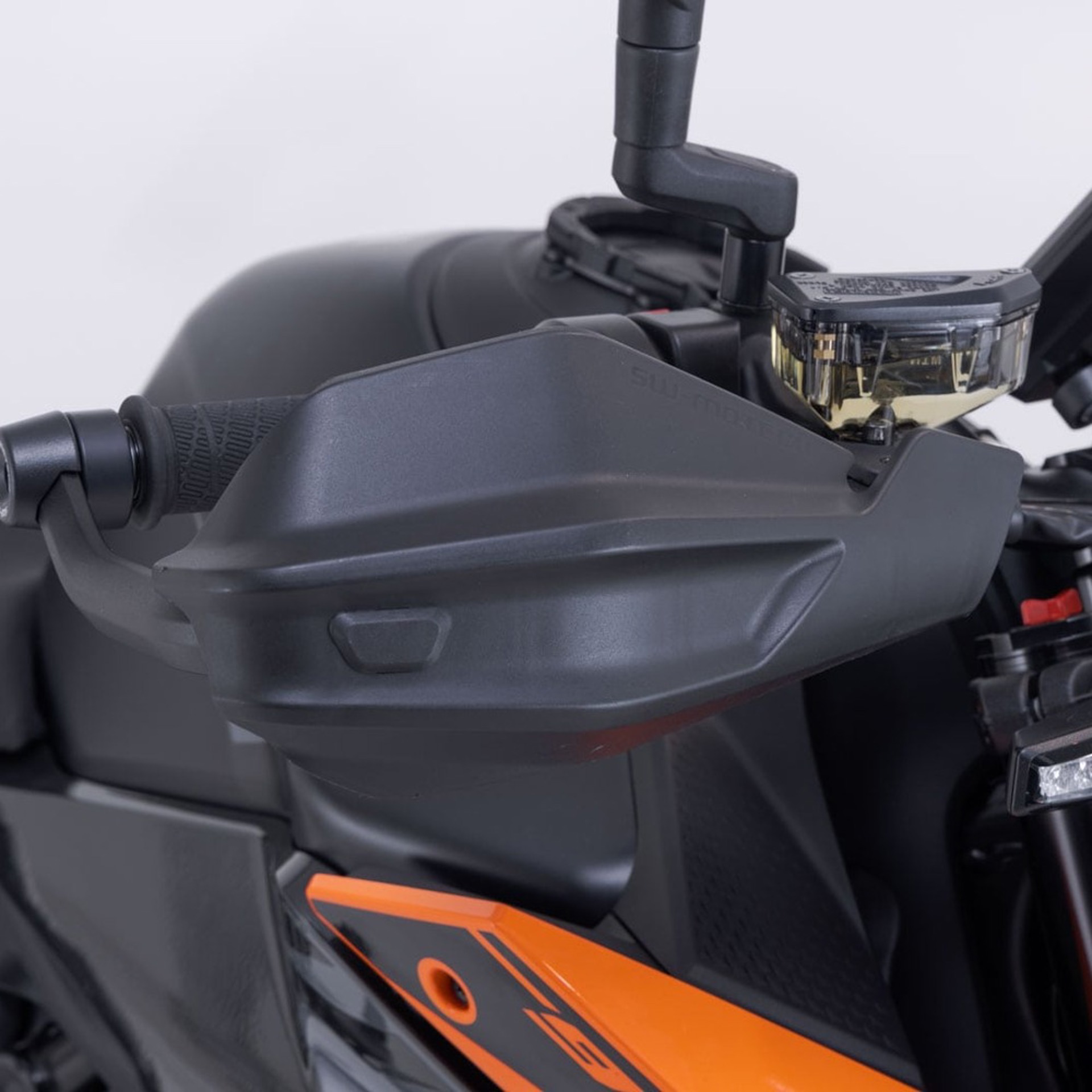 SW-MOTECH-96469-v14-4.jpg