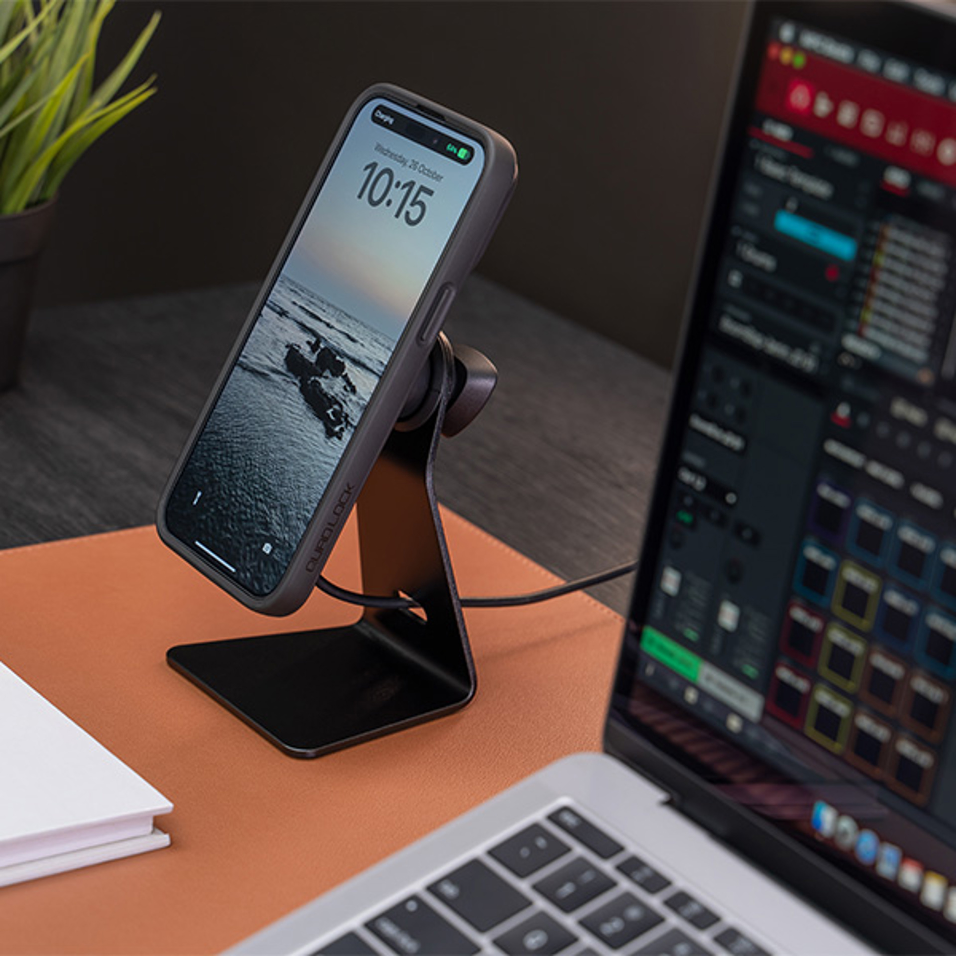 Deskmount MAGWCH Iphonemagcase (1).jpg