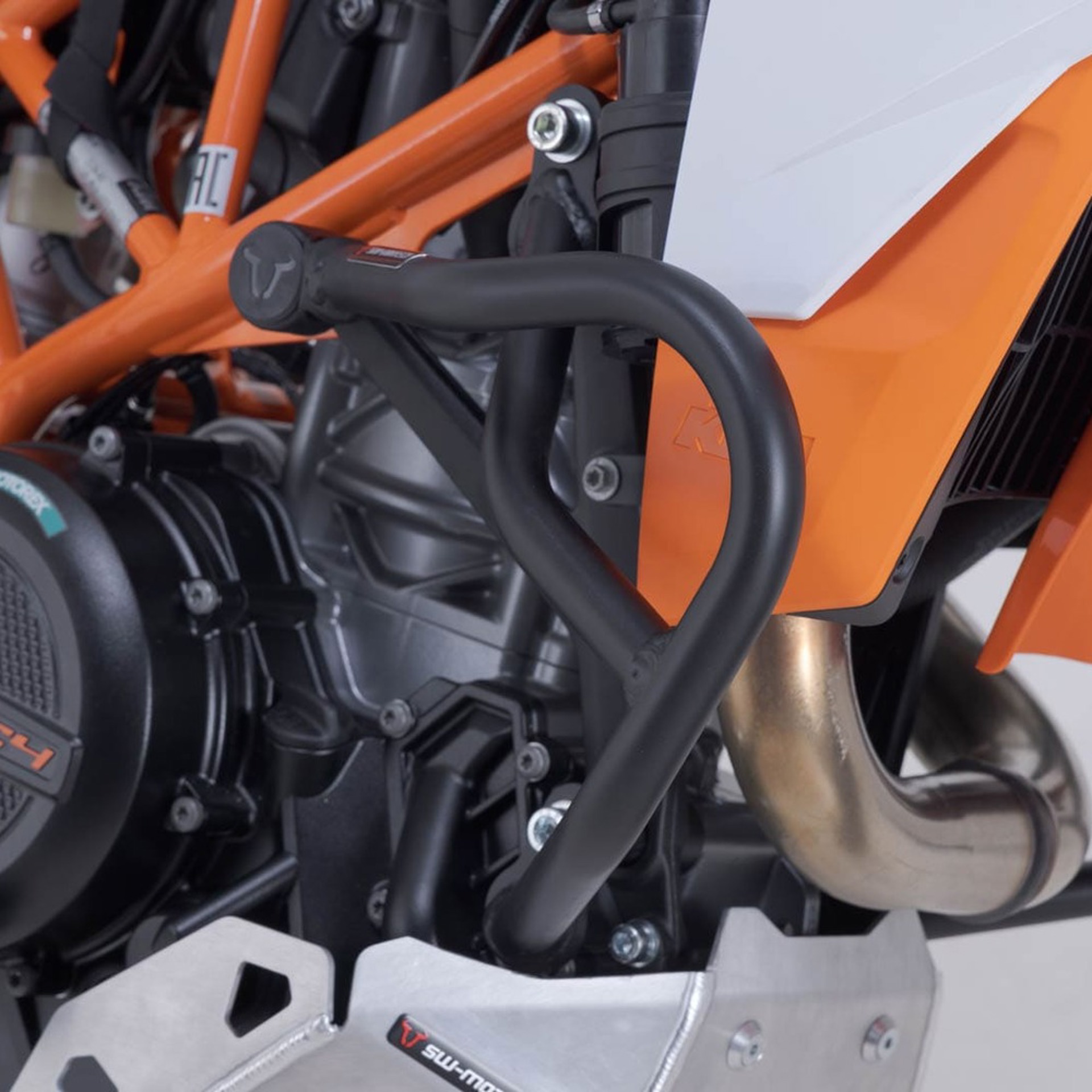 SW-MOTECH-107362-v17-4.jpg