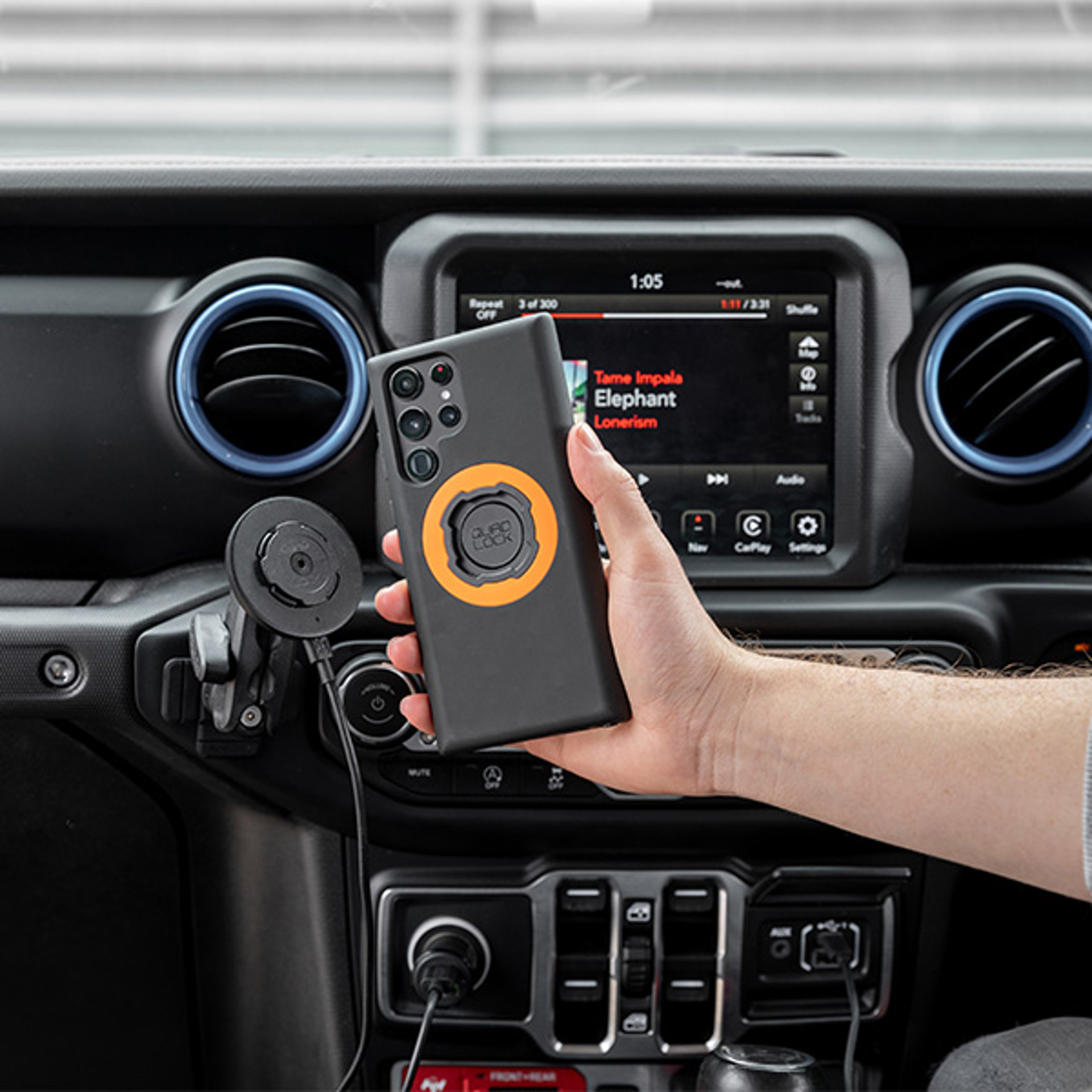 Drive ADHESIVEDASHMOUNT WCH GALMAGCASE ORANGEMAGRING.jpg