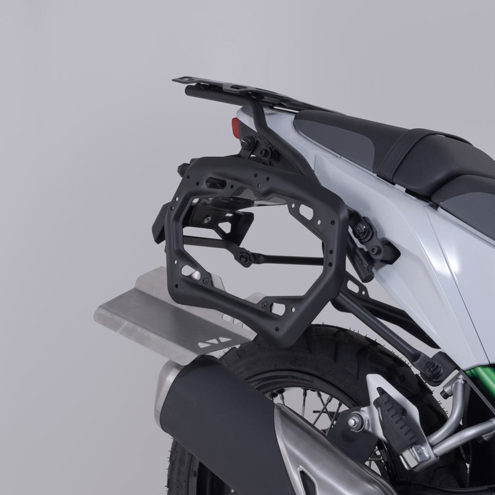SW-MOTECH-107339-v17-3.jpg