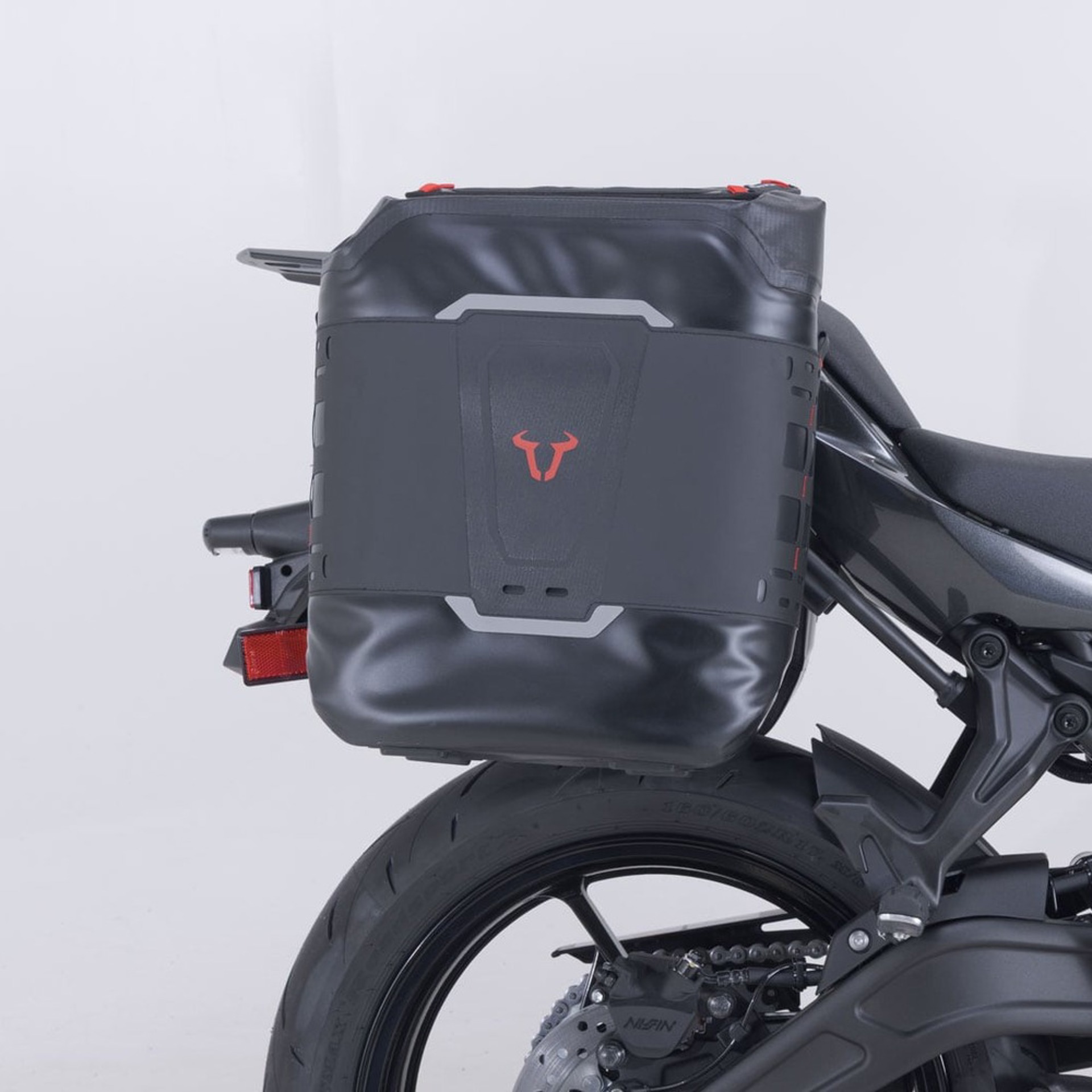 SW-MOTECH-107295-v10-3.jpg