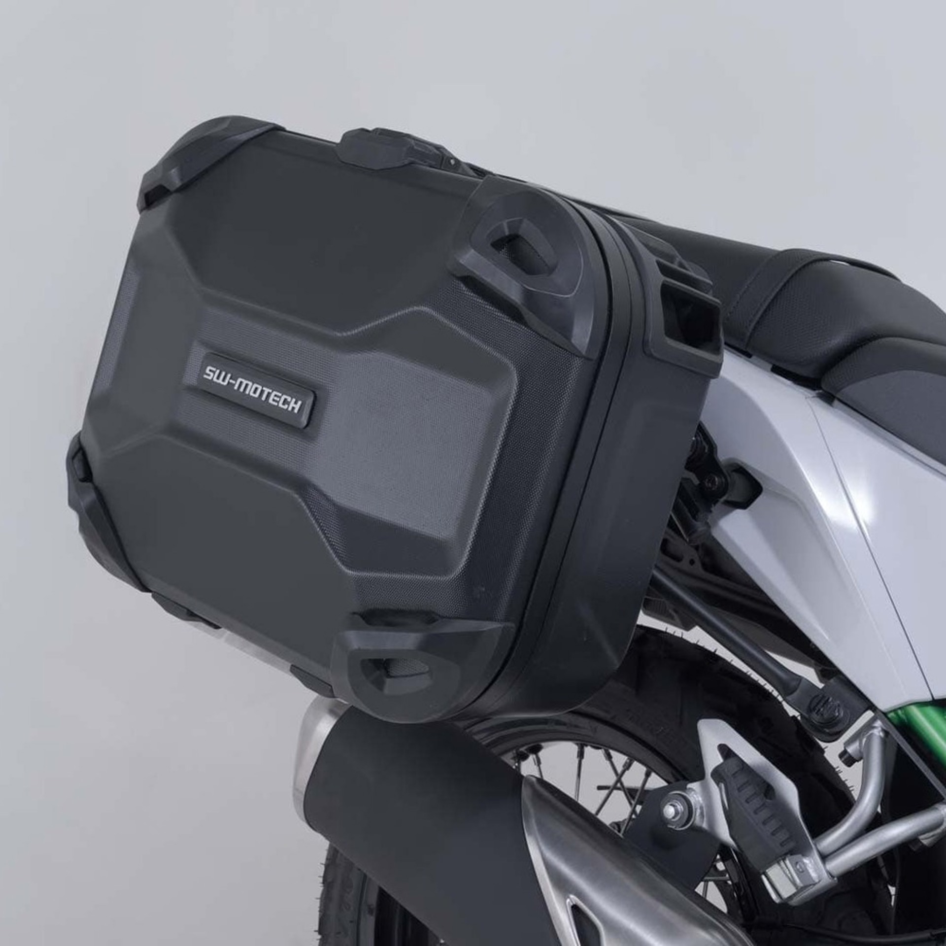 SW-MOTECH-107341-v7-3.jpg
