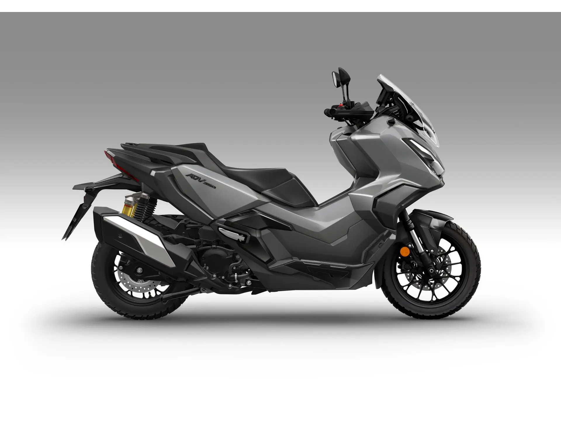 26YM_ADV350_Studio_IRIDIUM_GRAY_METALLIC_NH-C65M_RHS.jpg
