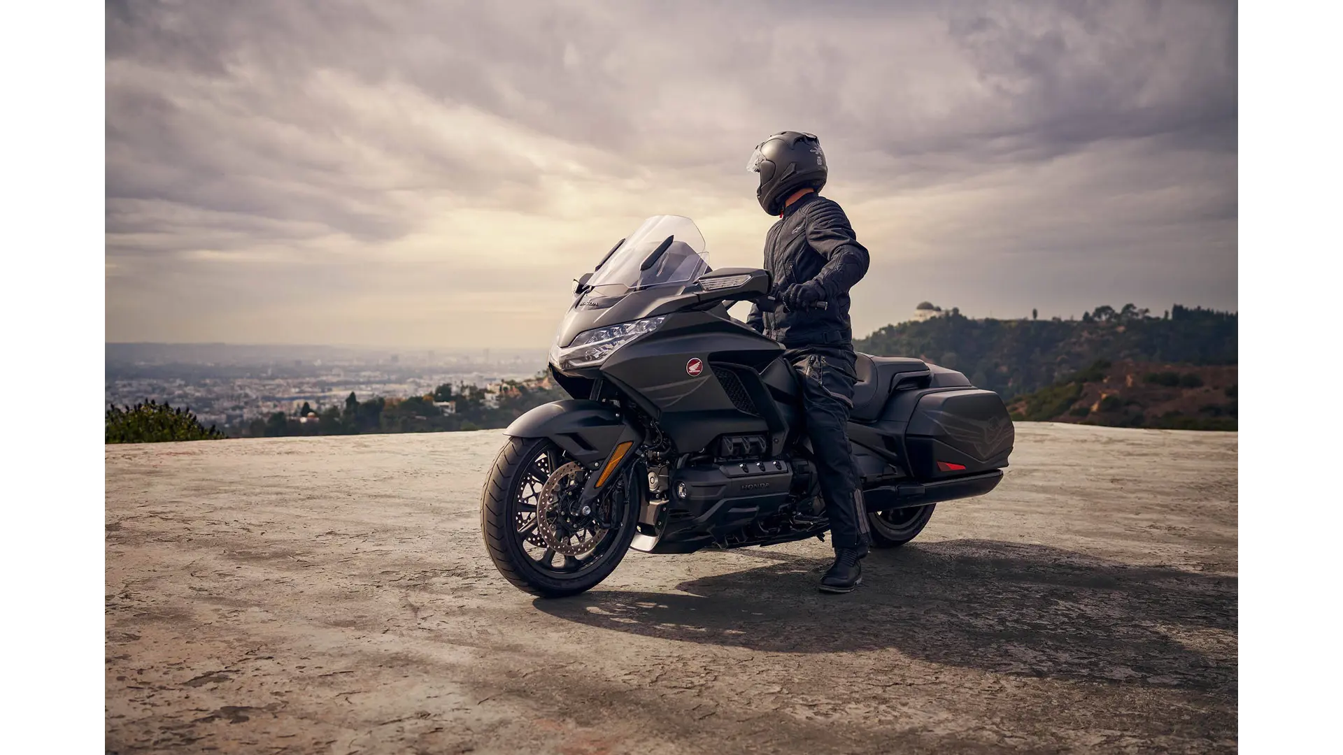 527347 25YM HONDA GL1800 GOLD WING.jpg