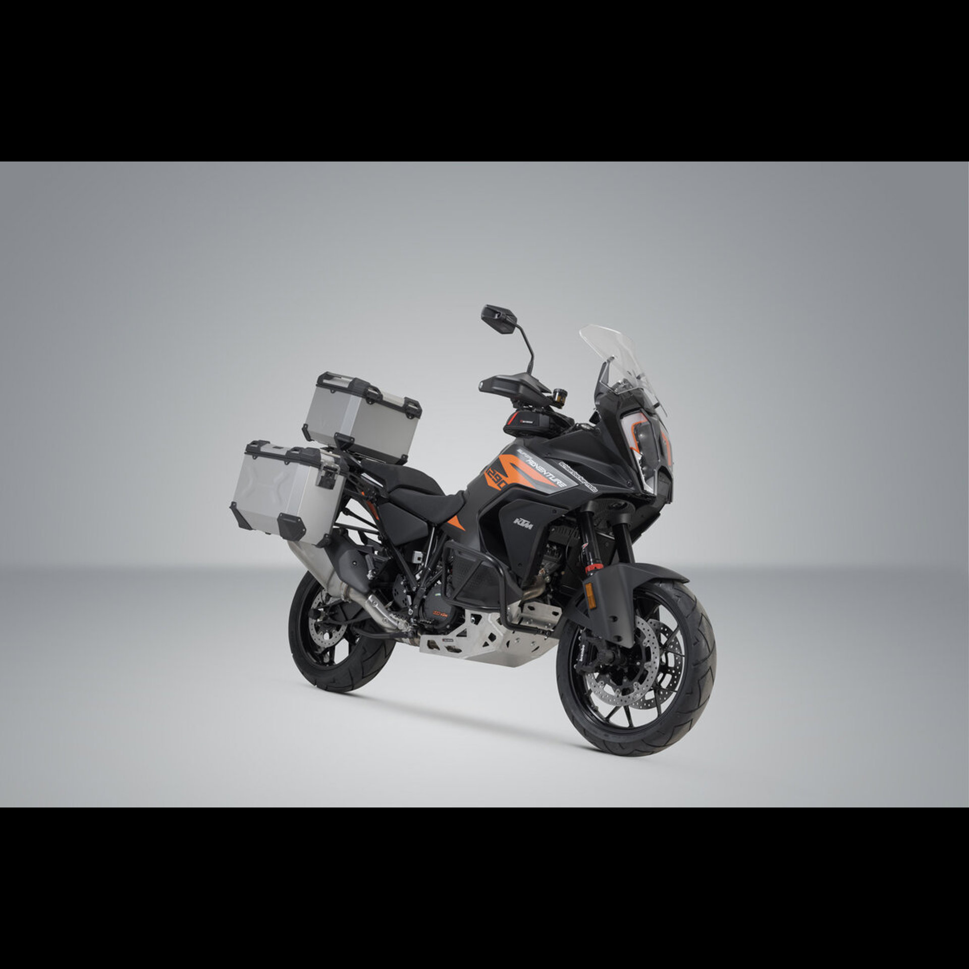 ADV.04.835.75000S.jpg