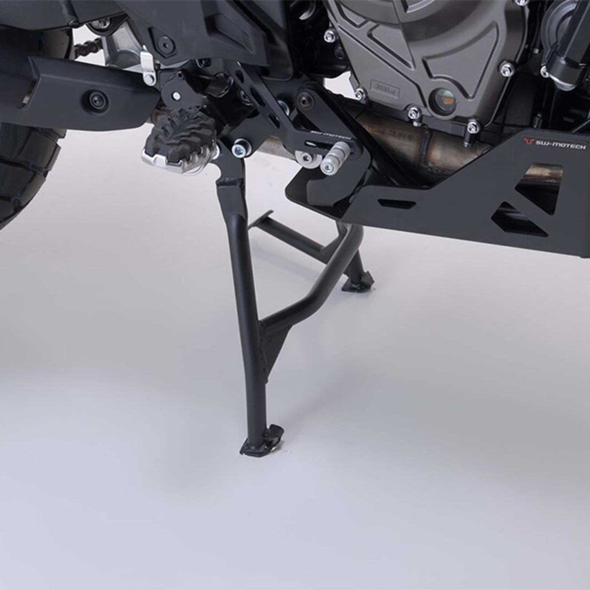SW Motech Centralstøtteben – Suzuki V Strom 800DE (22 ) Hps 05 845 10000 B 3 Xl.jpg